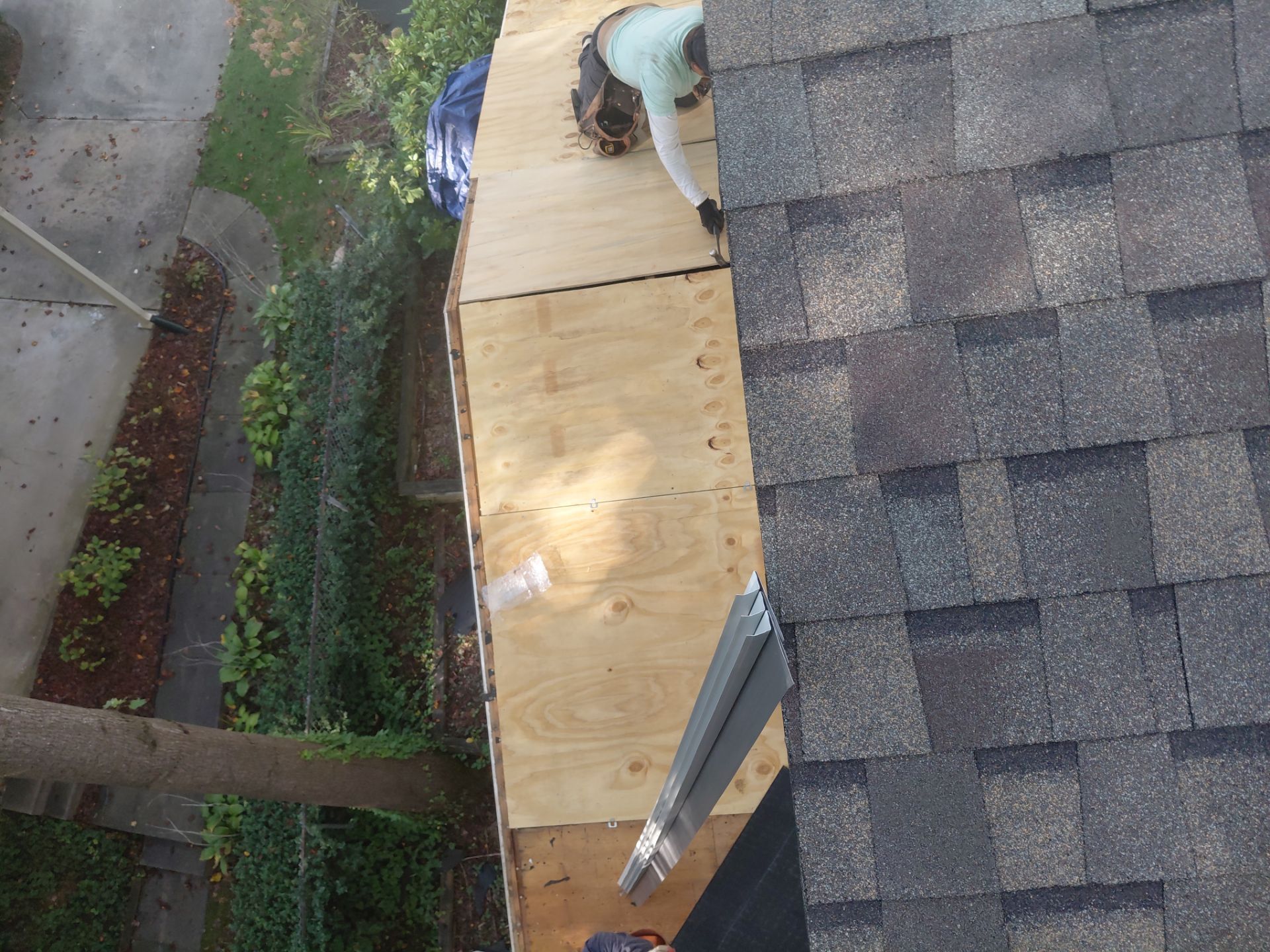 Springfield : Residential Roof Replacement with CertainTeed Landmark Pro in Max Weathered Wood  by RM Banning, Inc.
