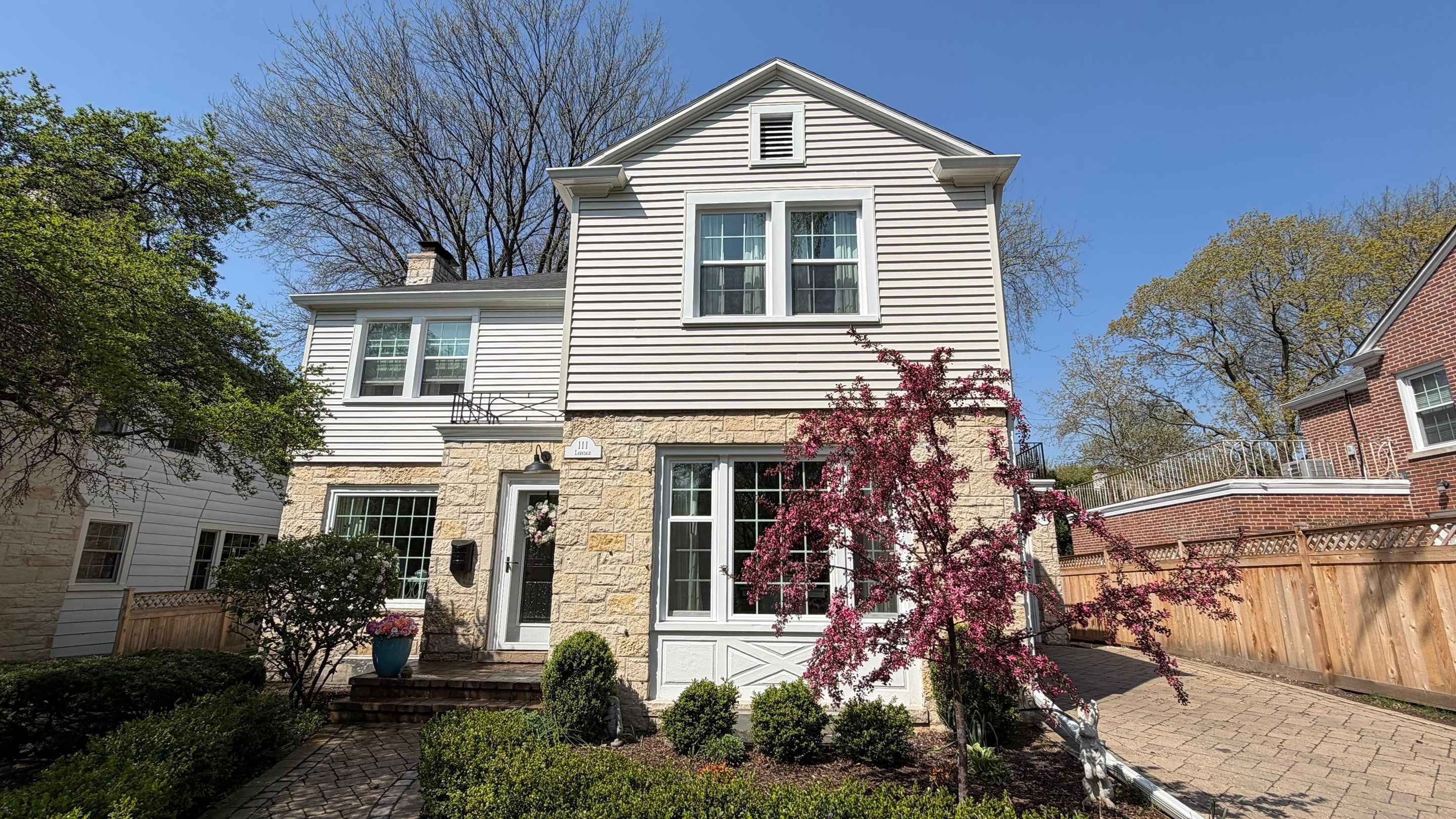 Full Vinyl Siding Replacement for Two-Story Wilmette Residence