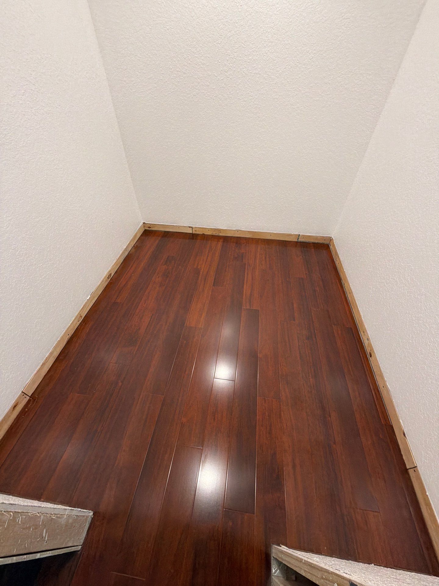 Laminate flooring  by Vrmmm Flooring