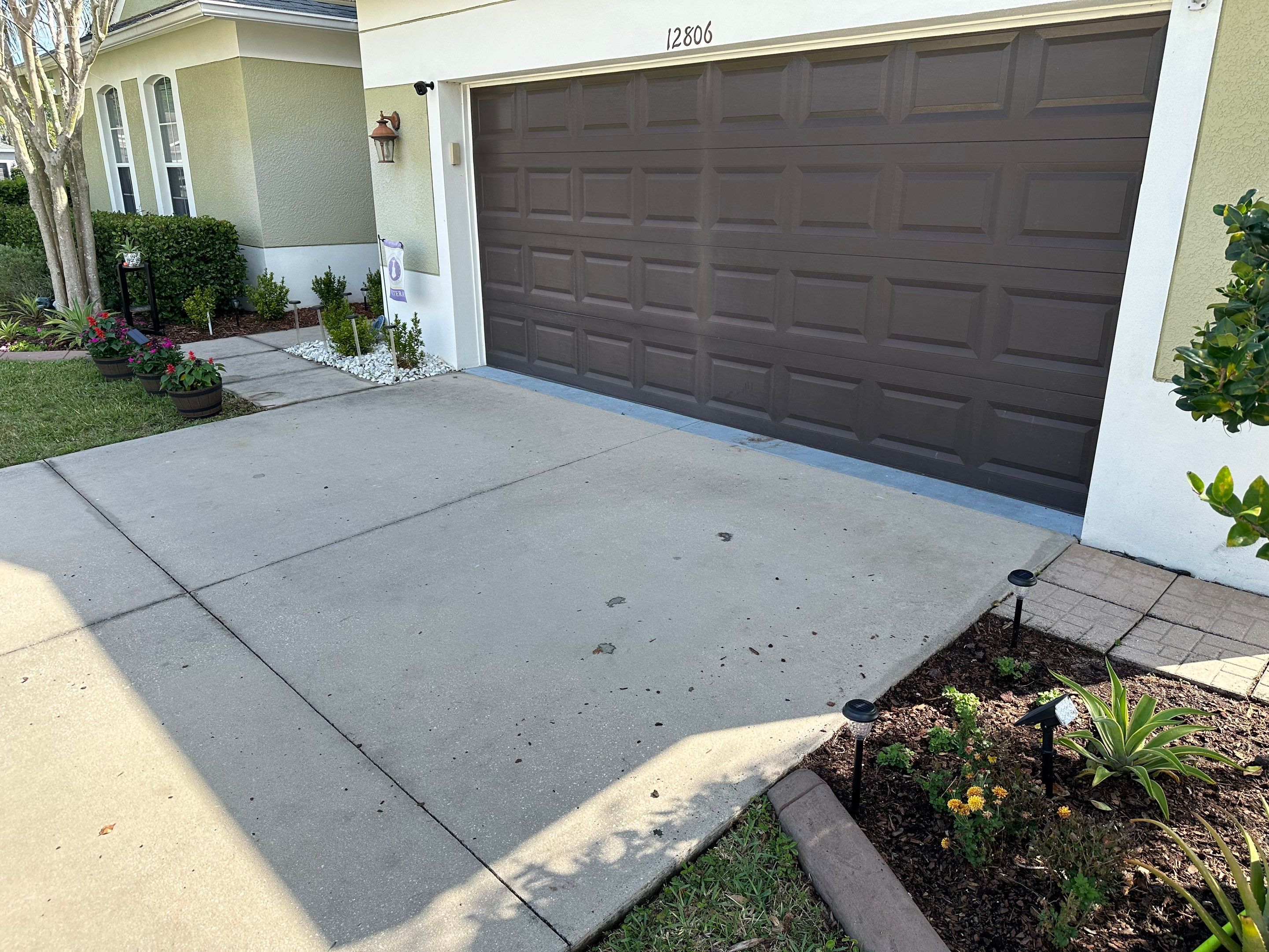 Driveway Cleaning in River Plantation Community, Parrish, FL by Sunshine AquaWash
