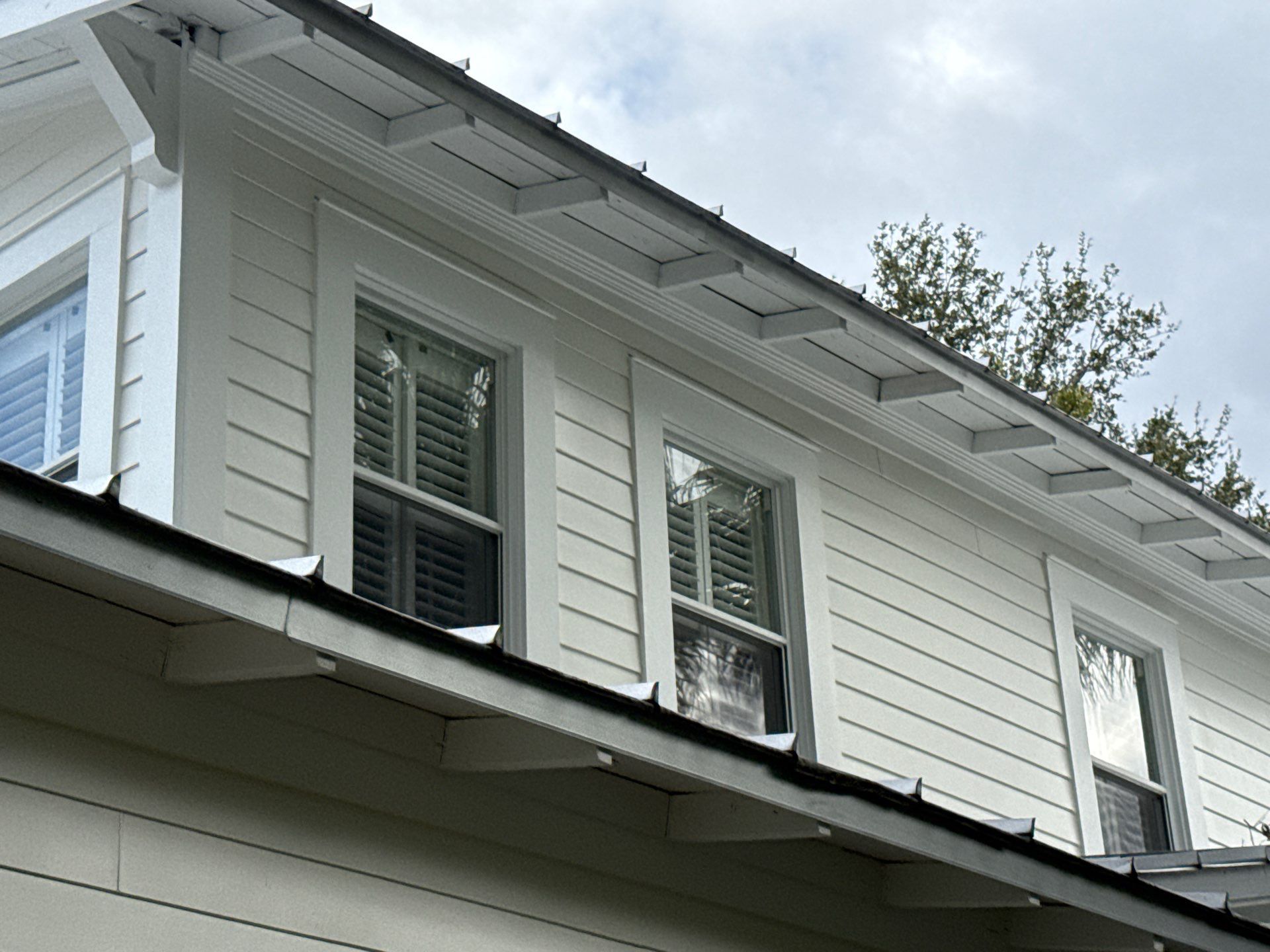 Harbor View Bungalow by Bayshore Exteriors