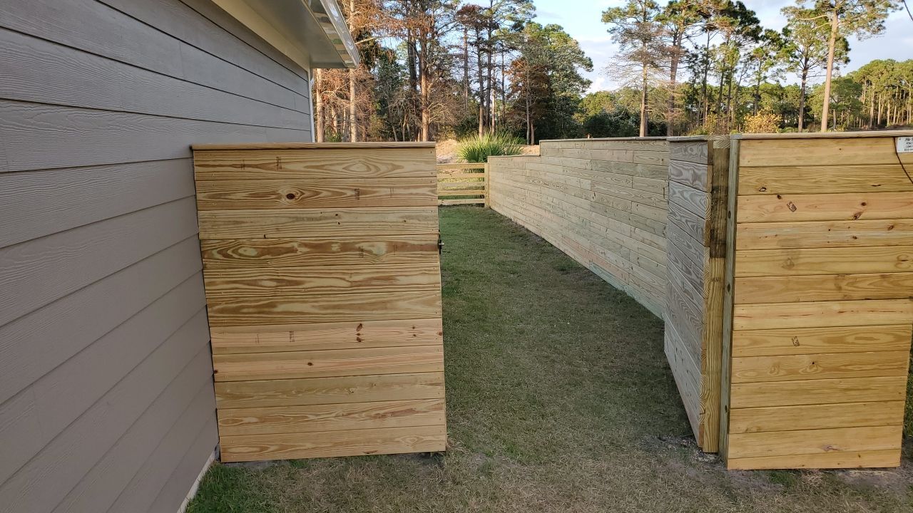 You can never go wrong with Horizontal by Hip Square Fence Inc.