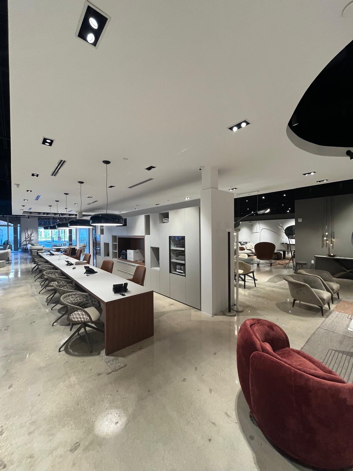 Aventura Comercial by The Goat Contractor ( Giampri Corp)