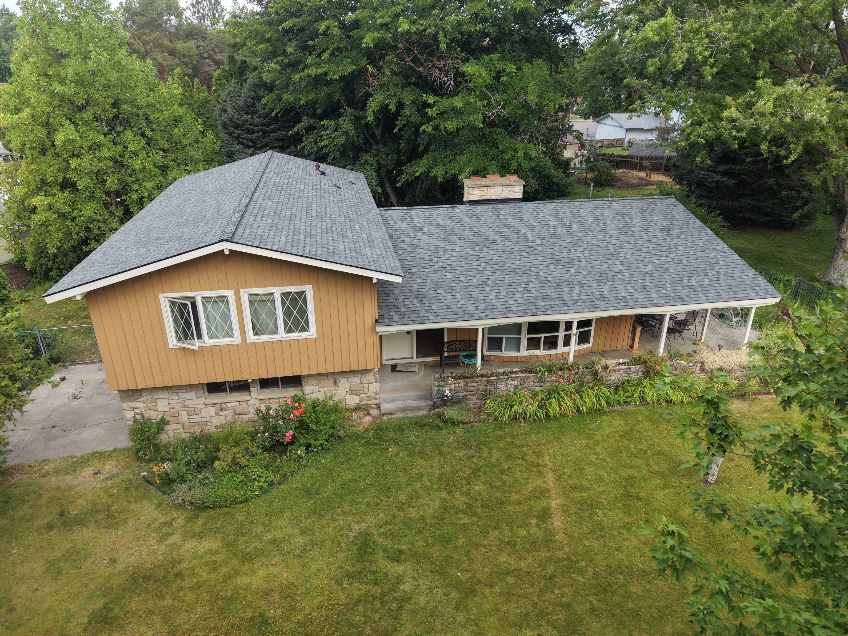 Richland Residential Roof Replacement Featuring Architectural Asphalt Shingles Harris Ave Richland, WA 99354 The Denali System - Certainteed Landmark® Shingle - Granite Gray by Alpine Roofing