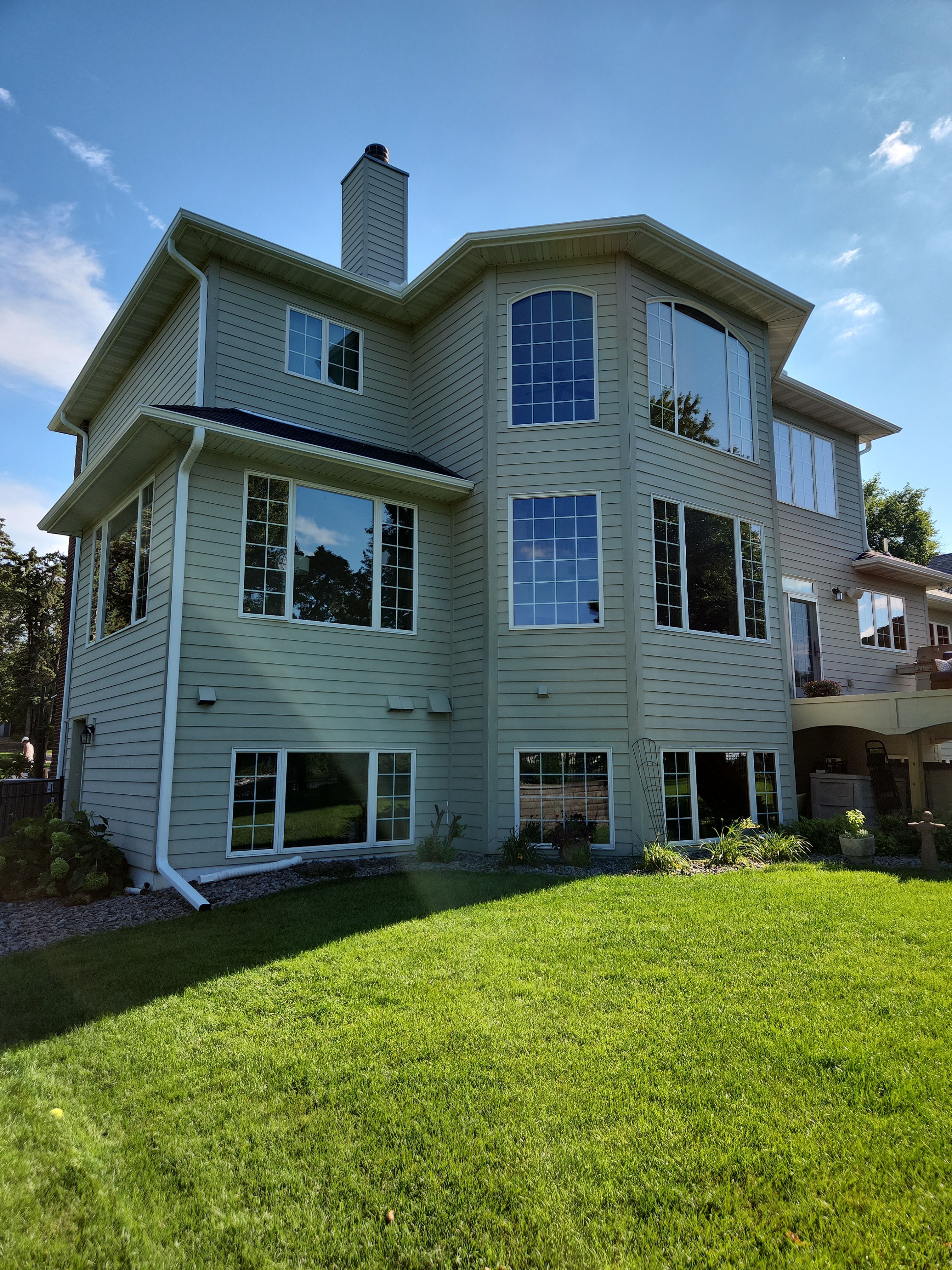 5" Seamless Gutters with Gutter Covers – Champlin, MN by Next Level Seamless Gutters / Exteriors Inc.