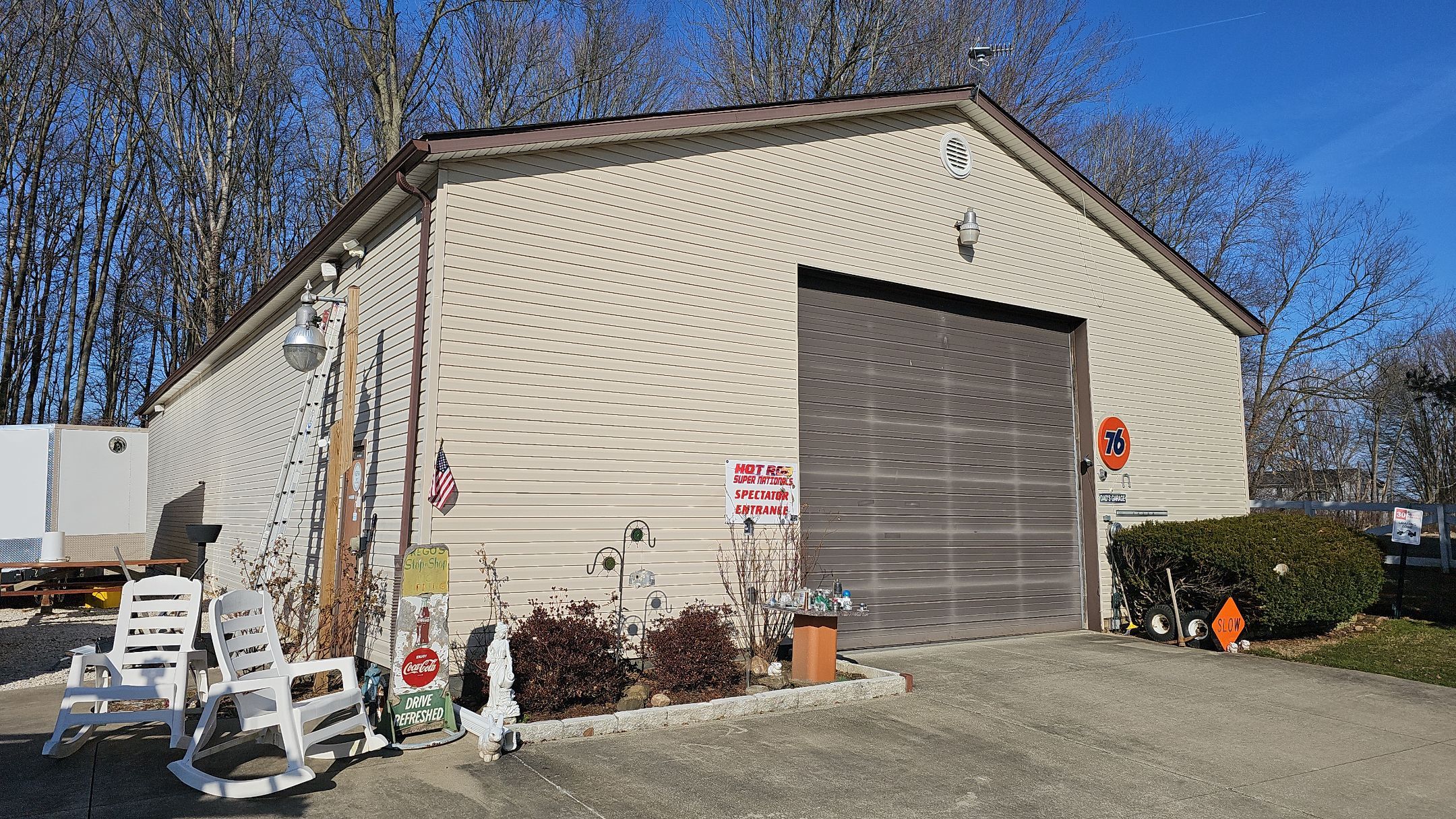 Atlas Pinnacle Color: Majestic Shake; Drip Edge Color: Royal Brown by Eagle Eye Roofing