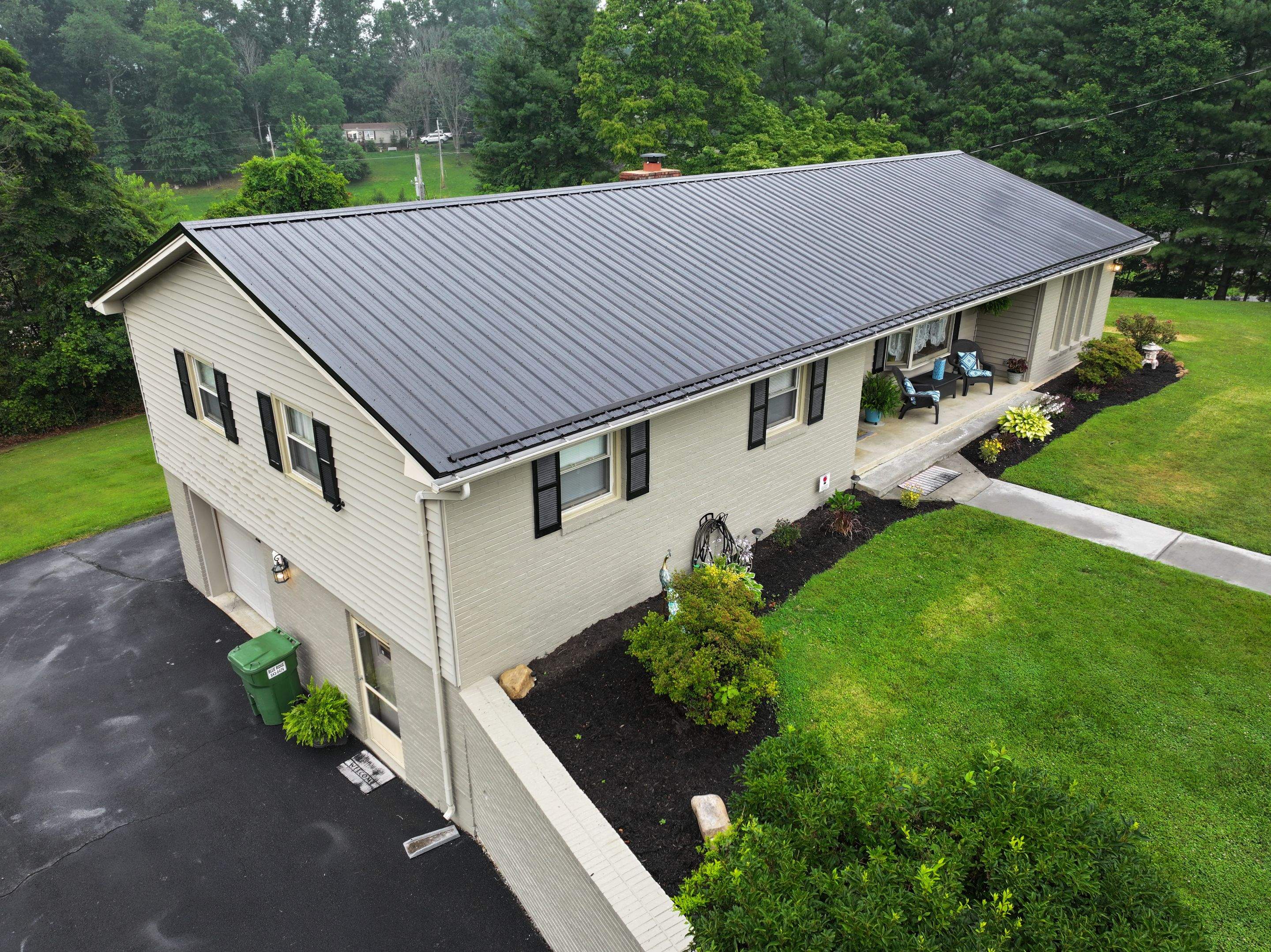 Turner Residence by Omnia Roofing