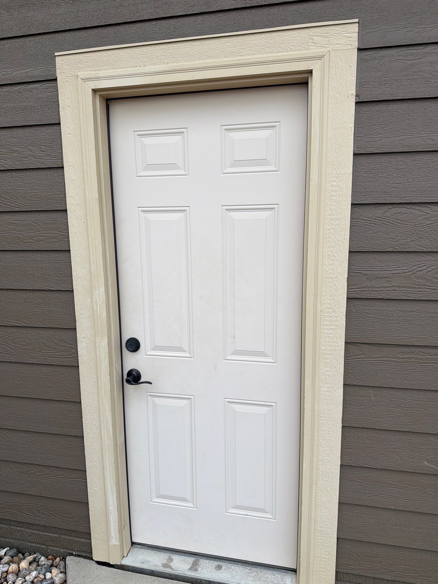 Residential Exterior Siding and Fascia Painting in Harrisburg by Select Painting, Coatings & Garage Cabinets