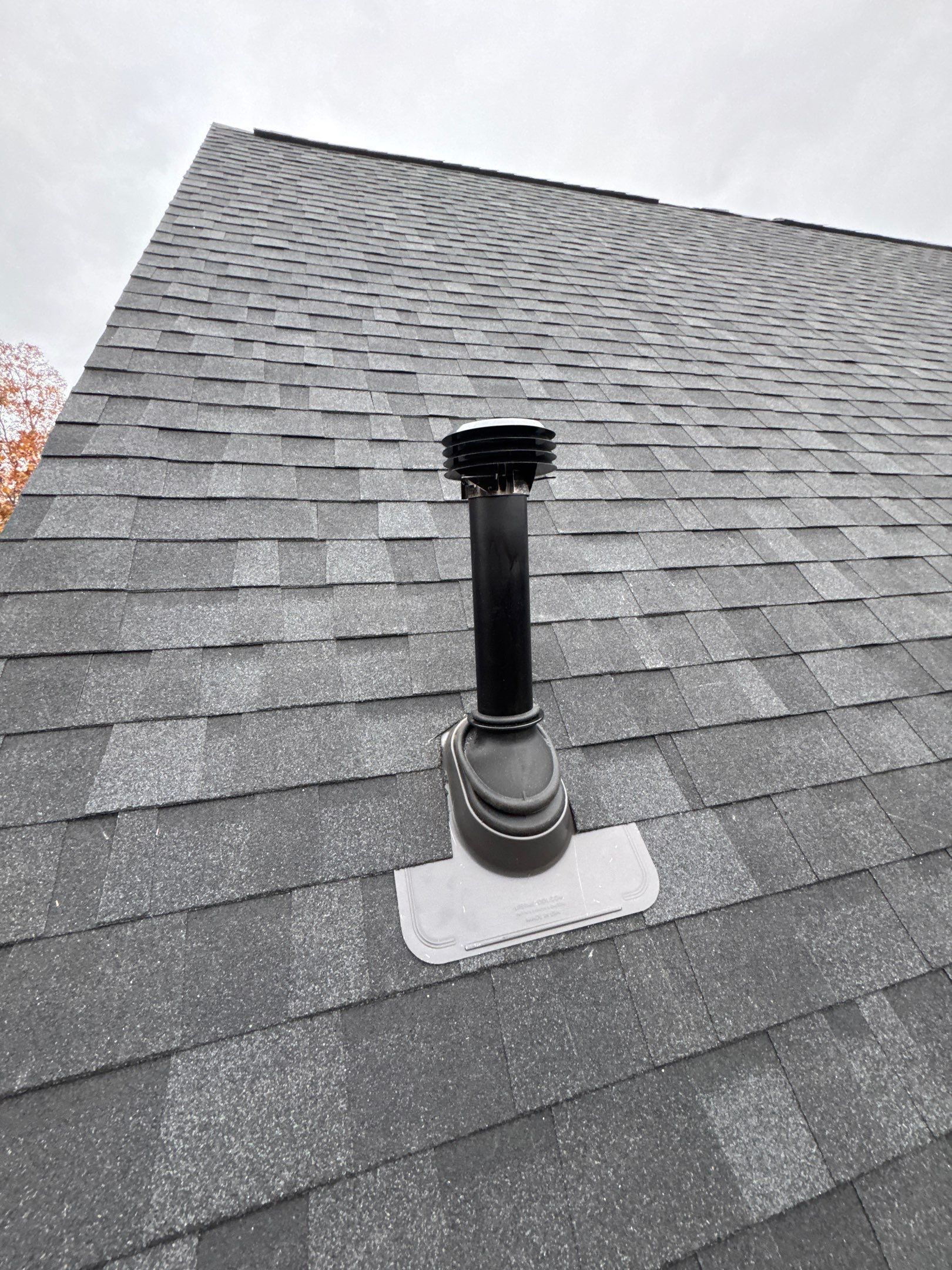 Hollis, NH Roof Replacement – Sleek New Look with Onyx Black Owens Corning Duration Shingles by Compass exteriors