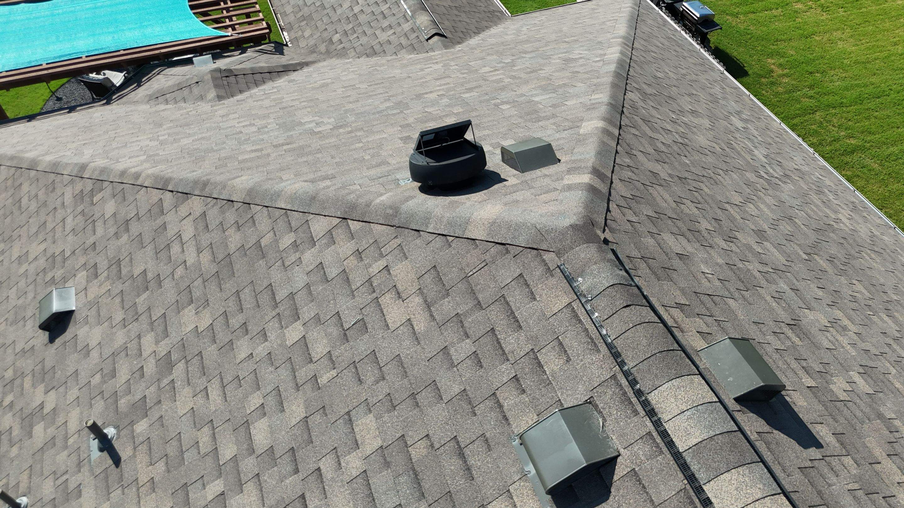 Weathered Wood - Malarkey Vista by RoofsOnly.com