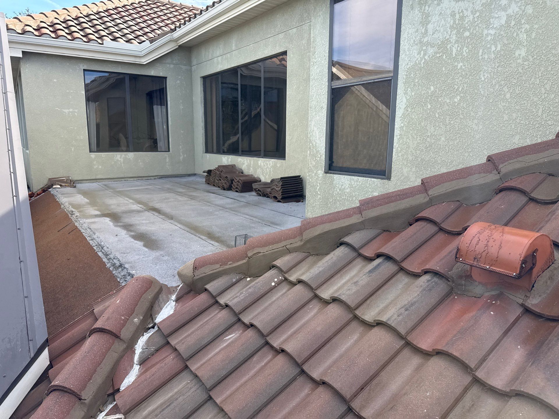Roof Cleaning & Pool Deck Cleaning! Winding River, Bradenton, FL by Sunshine AquaWash