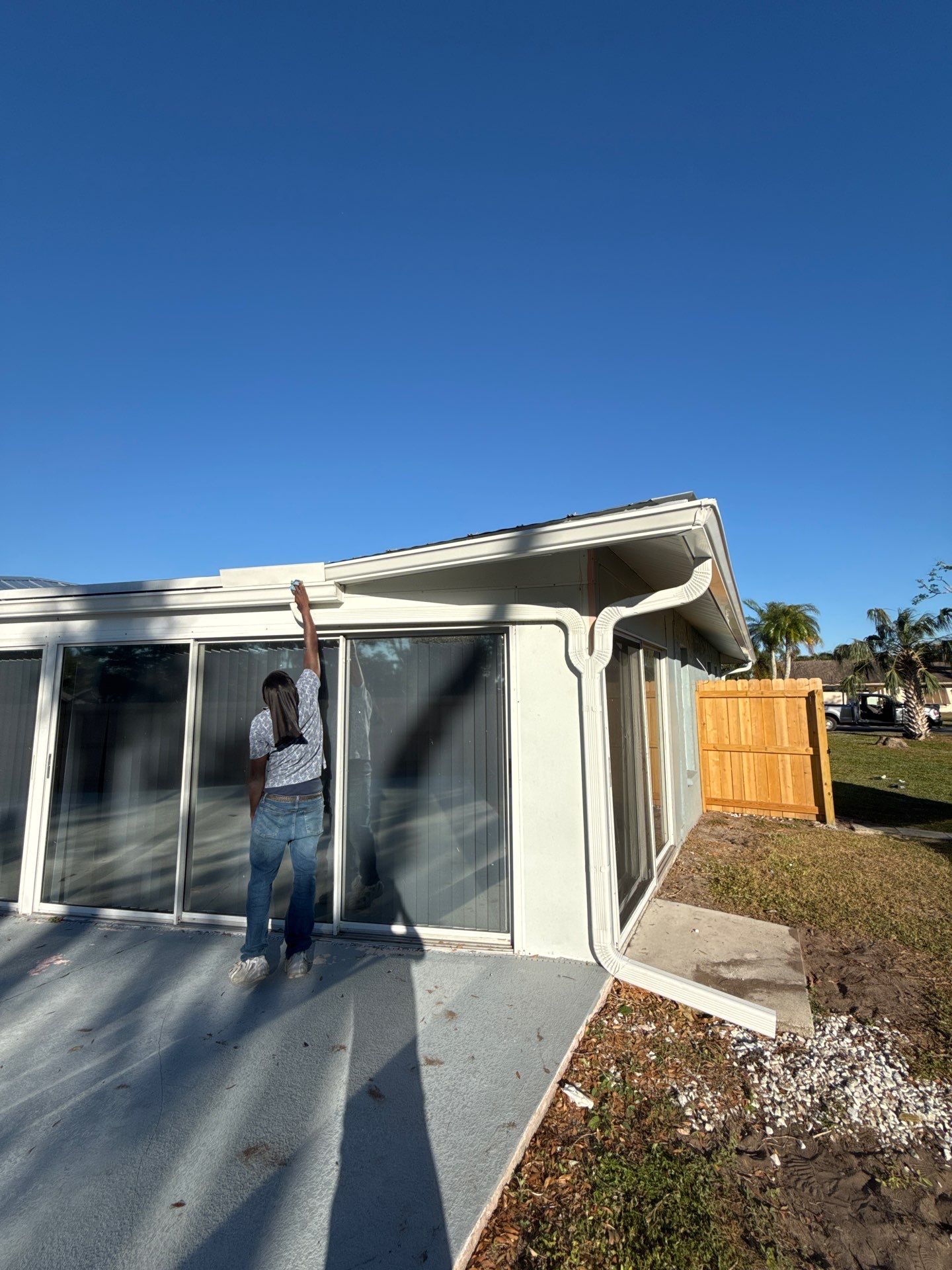 6-Inch Seamless Gutters in Sarasota FL by Gutter Professors