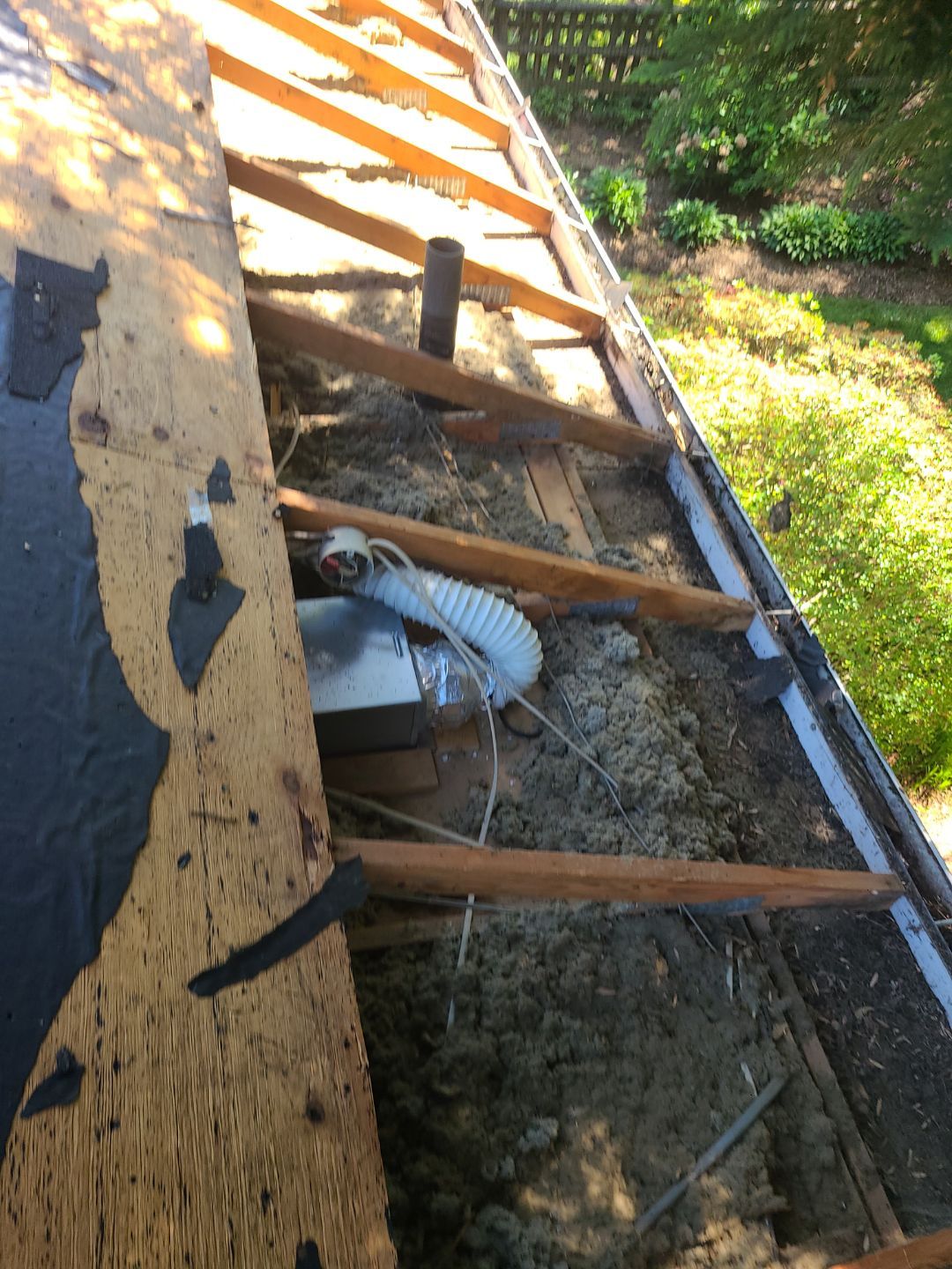 Burke: CertainTeed Landmark Designer Shingles in Moire Black by RM Banning, Inc.