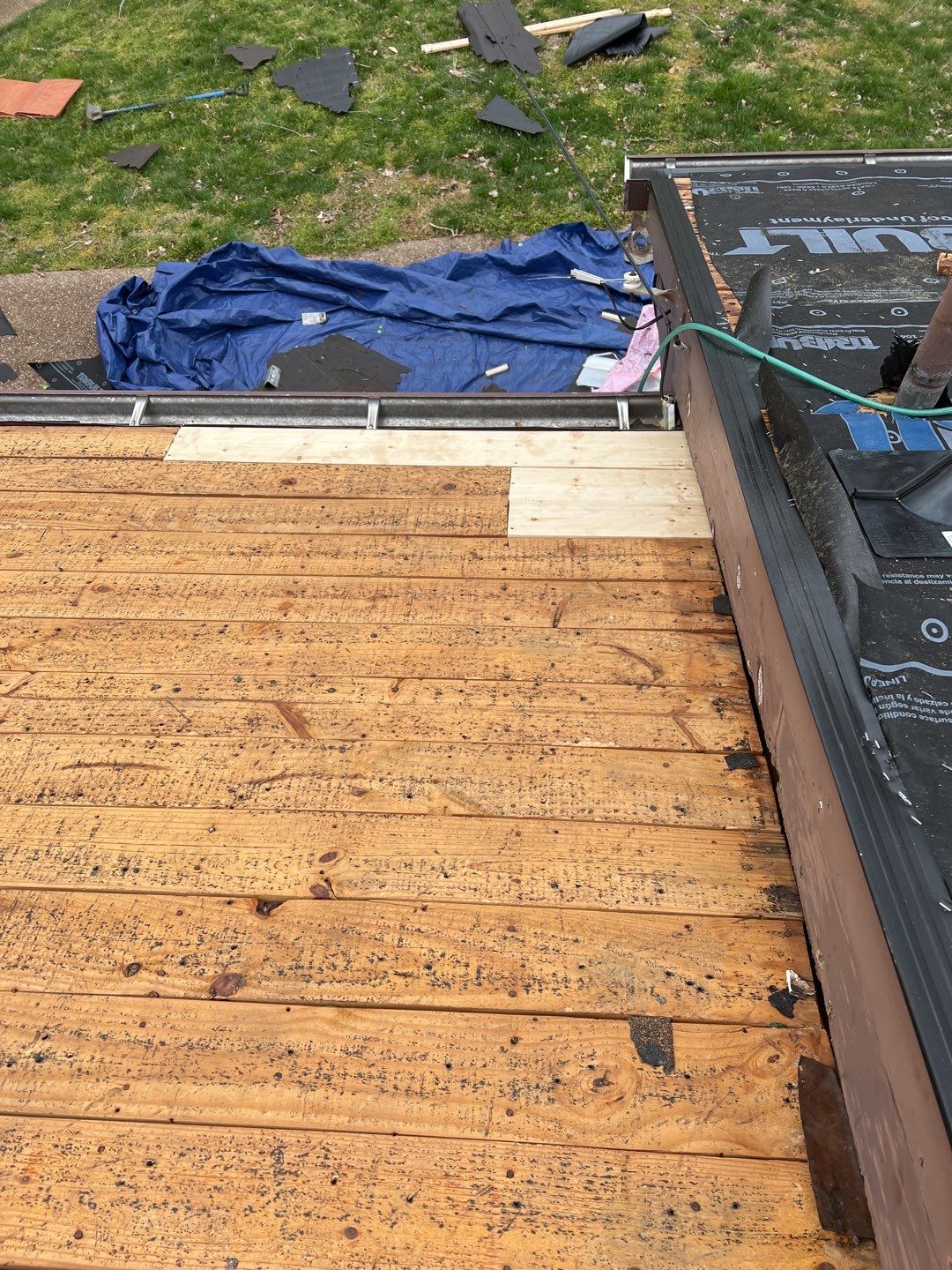 Residential Roofing Installation using Owens Corning Oakridge Roofing System by Undersun Roofing 