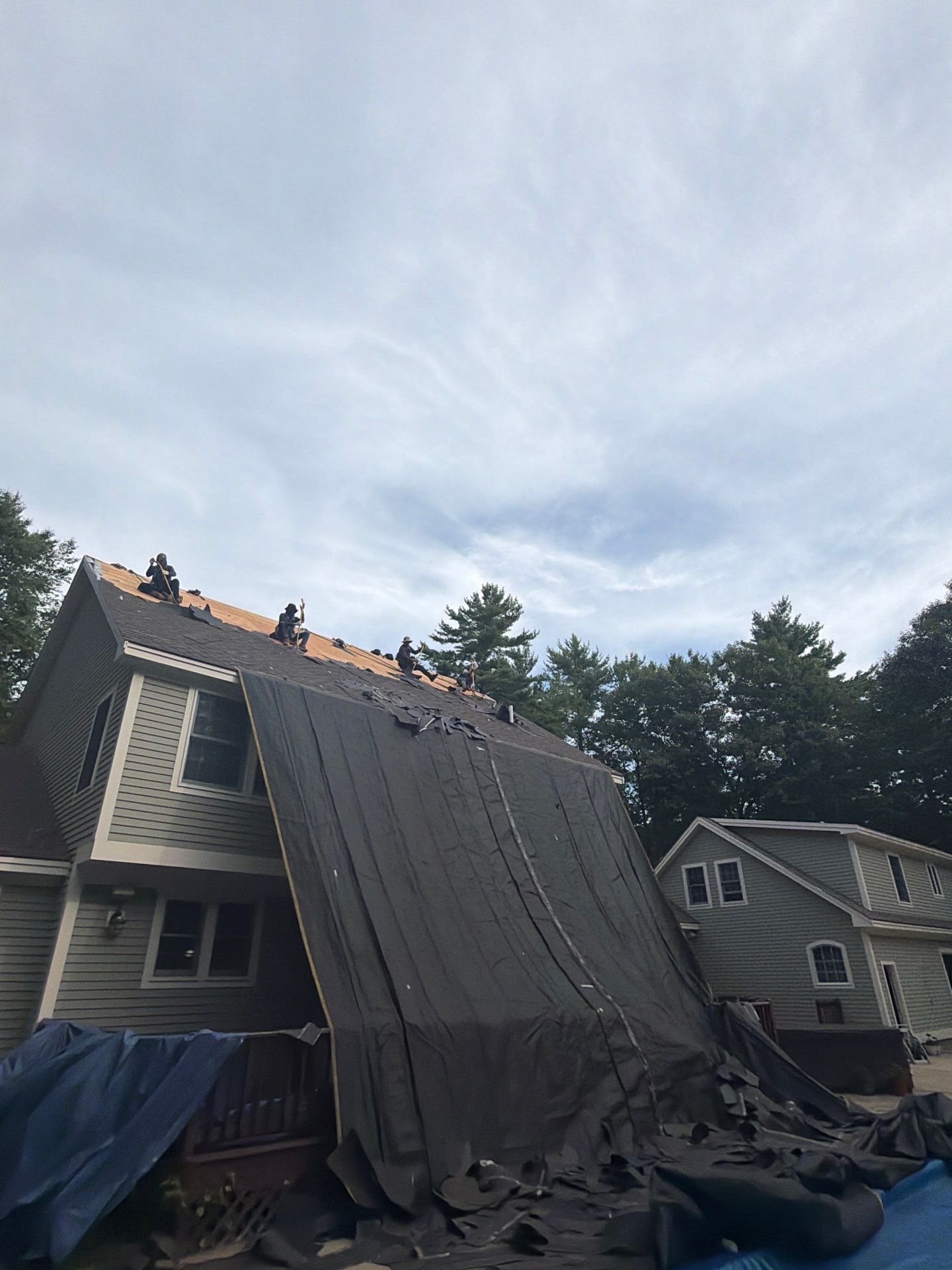 š IKO Roof Transformation in Berwick, Maine! š²šØ by Tall pine roofing