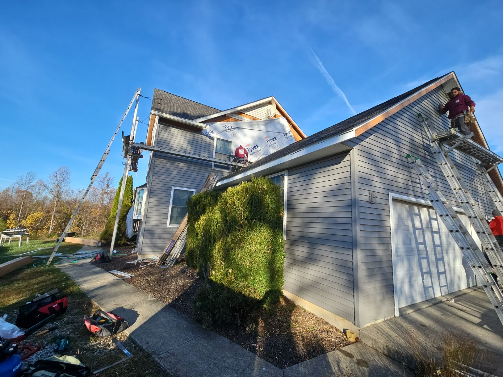 Exterior & Window Installation using CertainTeed Mainstreet & ViWinTech Windows by Koontz Construction