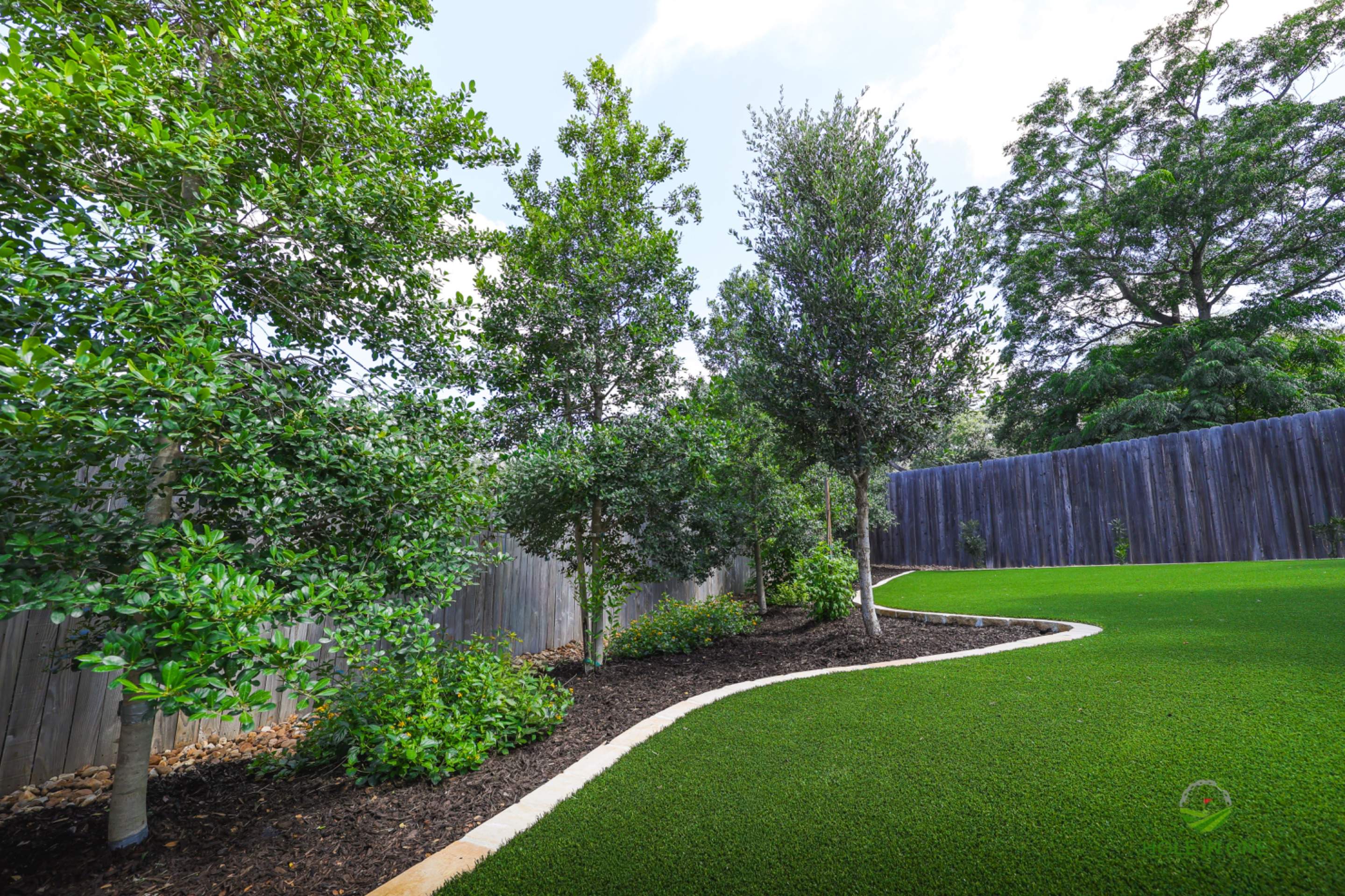 Mustang Oaks, San Antonio TX by Hole In One Lawns, LLC