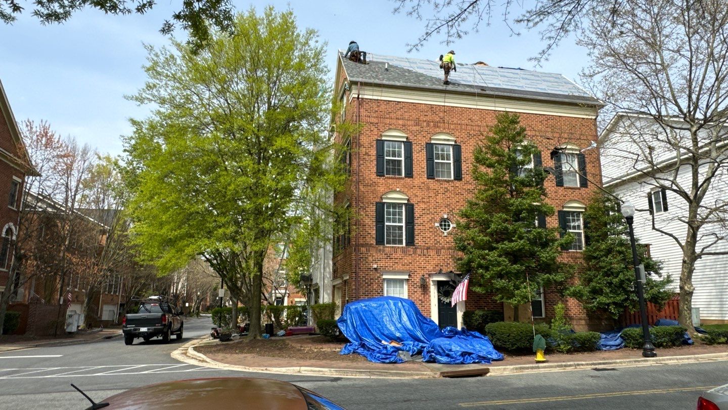 Alexandria: CertainTeed Landmark Pro Designer Shingles in Max Def Georgetown Gray by RM Banning, Inc.