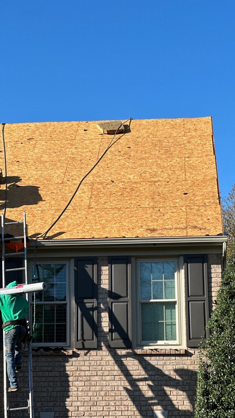Residential Roofing Installation using Gaf Timberline HDZ Weathered Wood by Undersun Roofing 