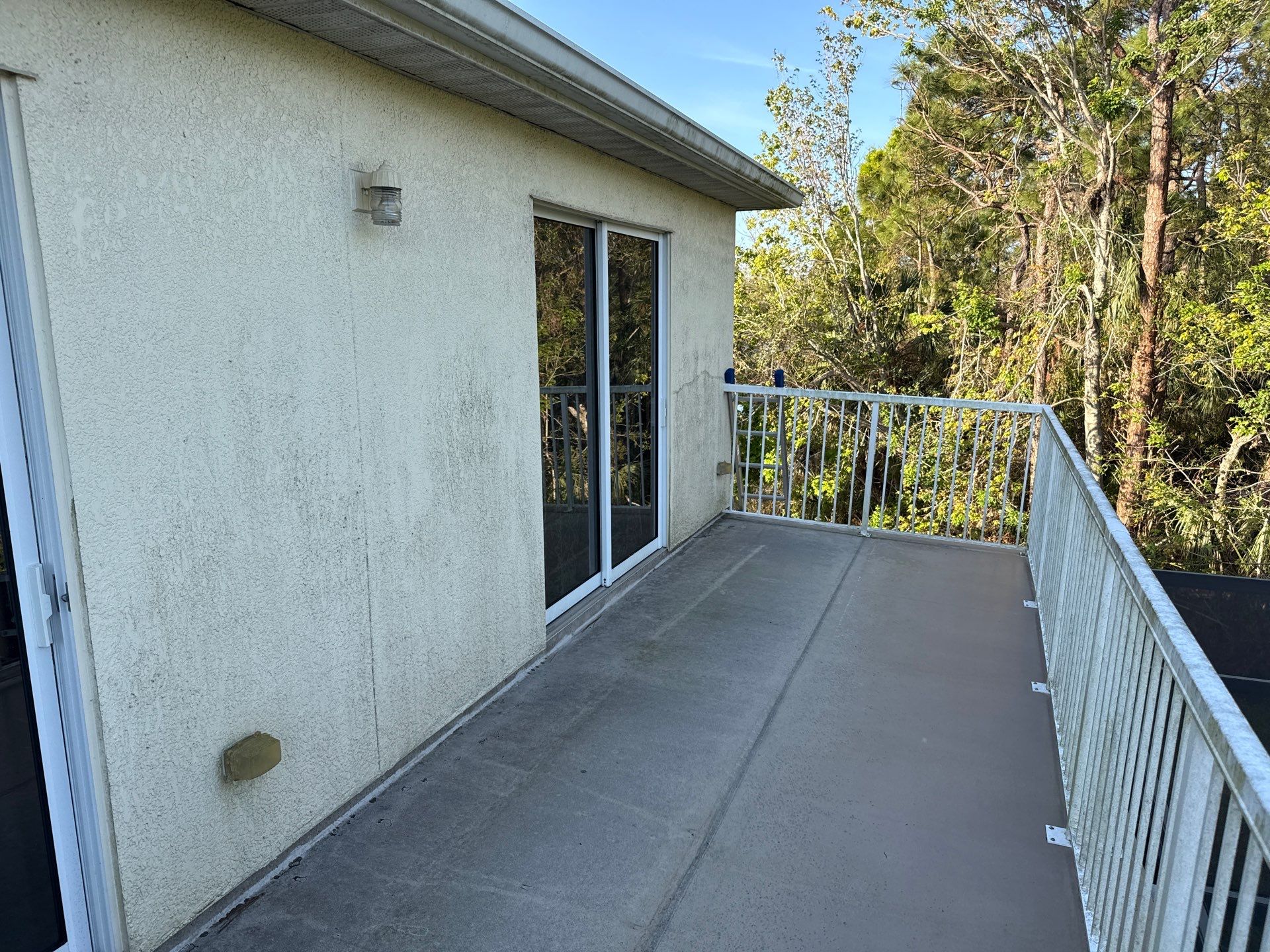 Barrington Ridge 2-Story House & Driveway Cleaning – Before & After Transformation! by Sunshine AquaWash