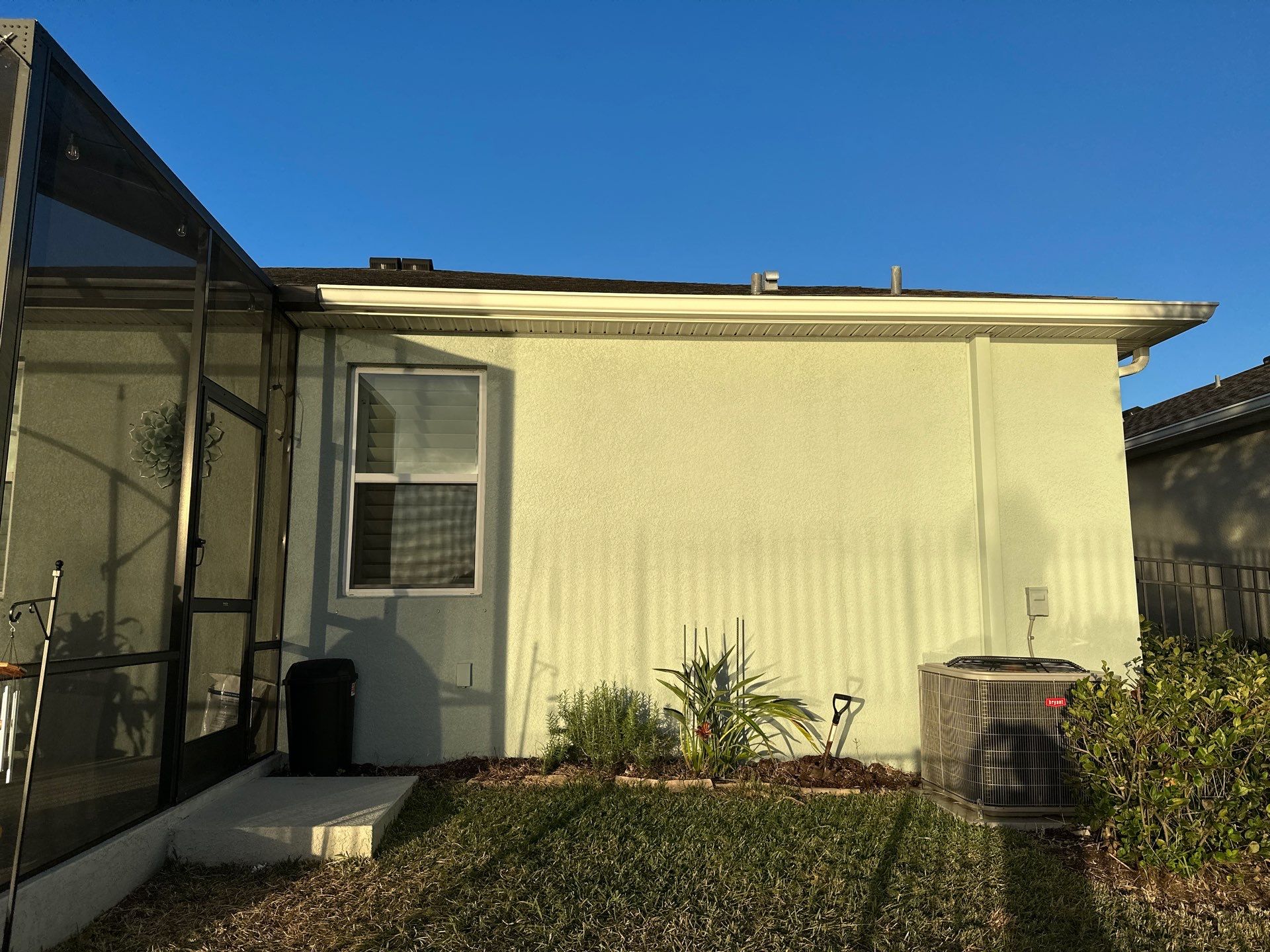 House Wash & Paver Driveway Cleaning in Trevesta Community, Palmetto, FL | Sunshine AquaWash by Sunshine AquaWash