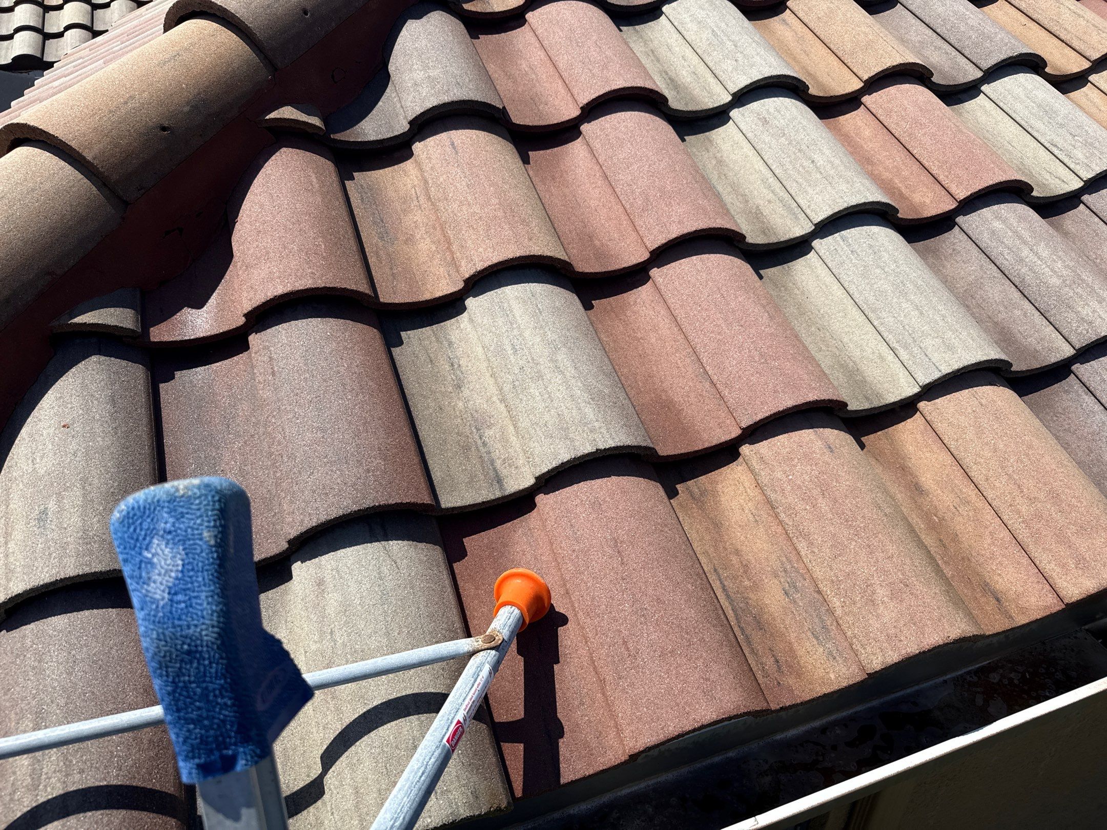 This project focused on a full gutter clean-out to restore proper water flow and prevent overflow issues.  Our scope of work included: 	•	Removing heavy leaf and pollen buildup from the gutter system 	•	Clearing out clogged sections along the rear gutters near the pool cage, where debris tends to accumulate more heavily 	•	Inspecting and cleaning the front gutter guards, which had several blocked areas restricting water flow 	•	Ensuring all downspouts and channels were flowing properly after service  Even with gutter guards installed, debris like pollen, shingle grit, and fine organic matter can still build up over time—especially in Florida’s environment. Regular maintenance helps prevent water damage, overflow, and staining on exterior surfaces.  Another thorough job completed by Sunshine AquaWash® – keeping homes protected from top to bottom. by Sunshine AquaWash