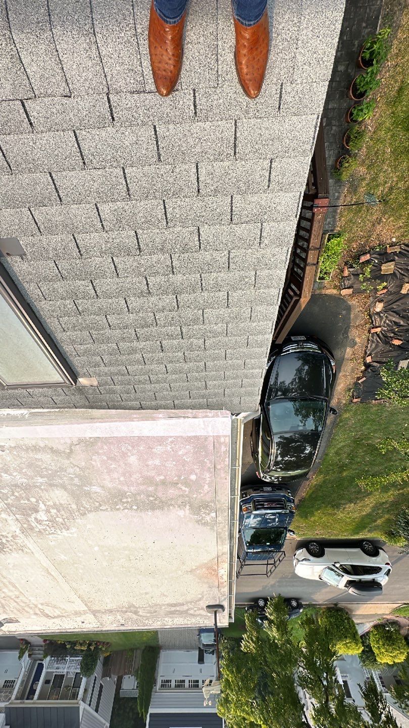 Arlington: CertainTeed Landmark Designer Shingles in Colonial Slate by RM Banning, Inc.