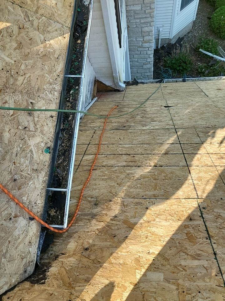 ATLAS PINNACLE COLOR: BLACK SHADOW by Eagle Eye Roofing