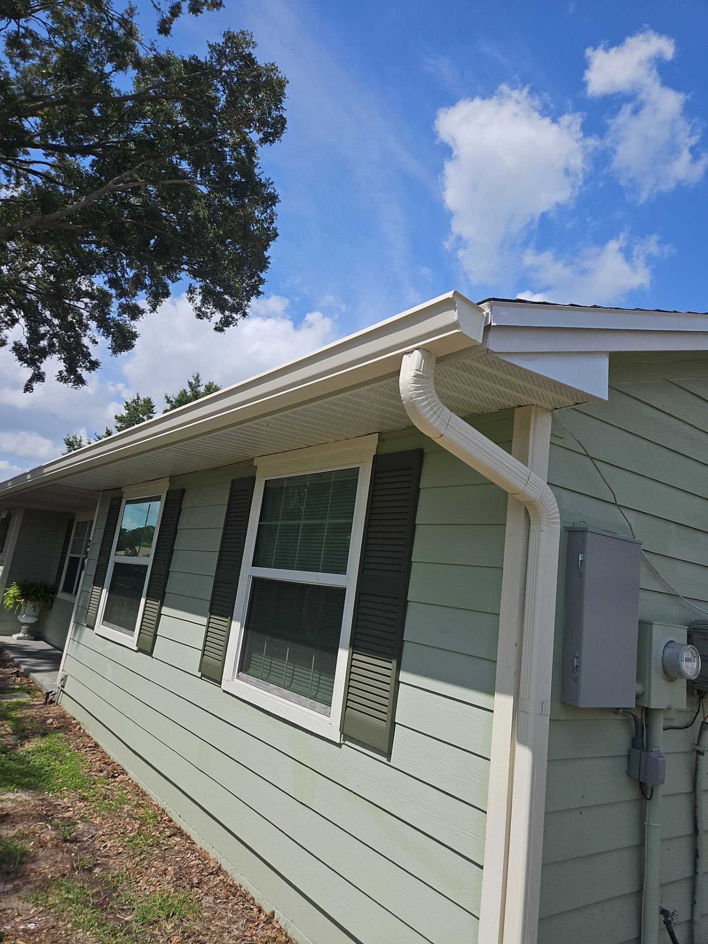 6-inch Cameo Gutters using K-Style Seamless Gutters in Saffner FL by Gutter Professors