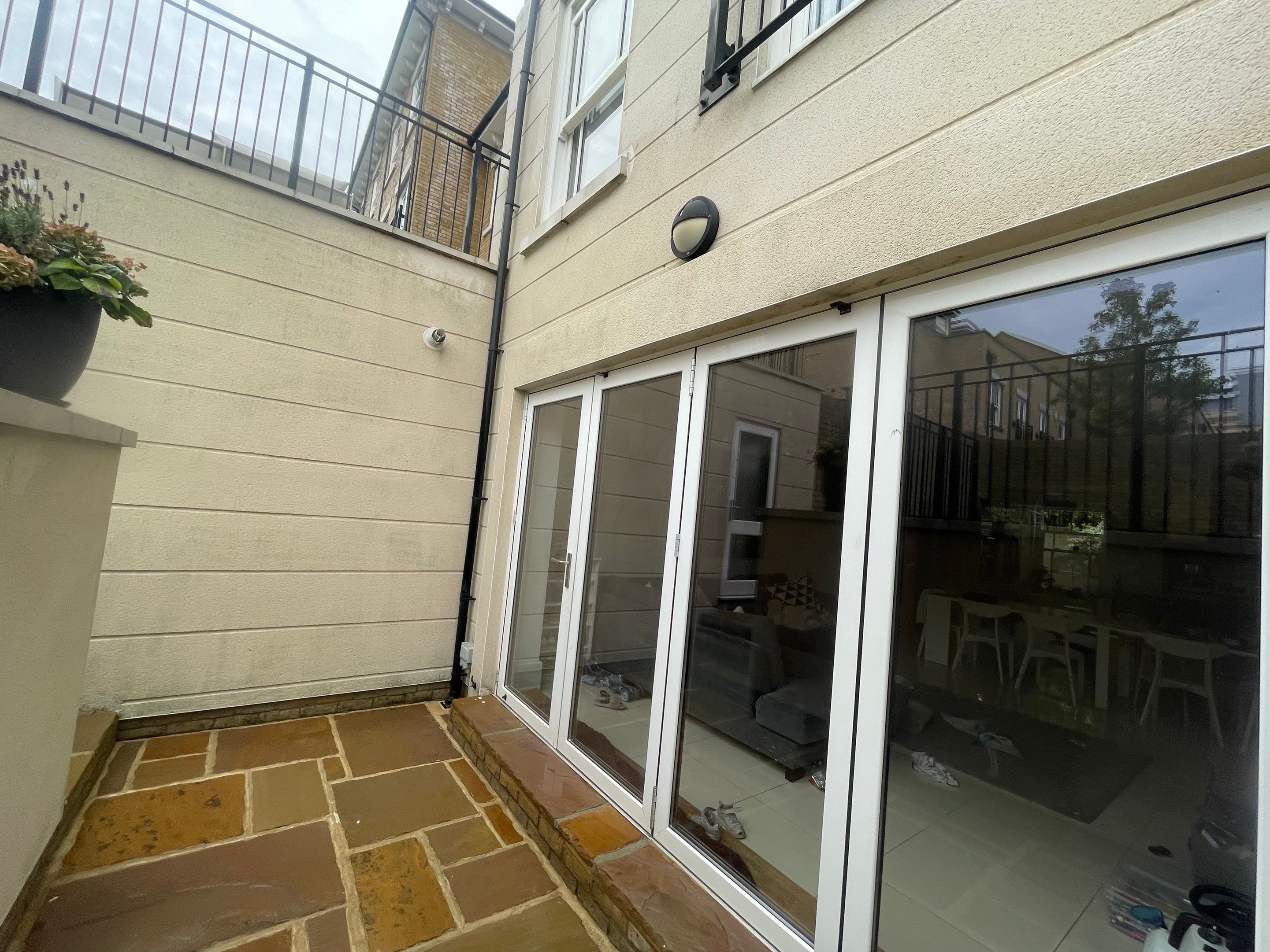 Exterior Clean using Mosmatic Flat Surface Cleaner by Ges Exterior Cleaning ltd