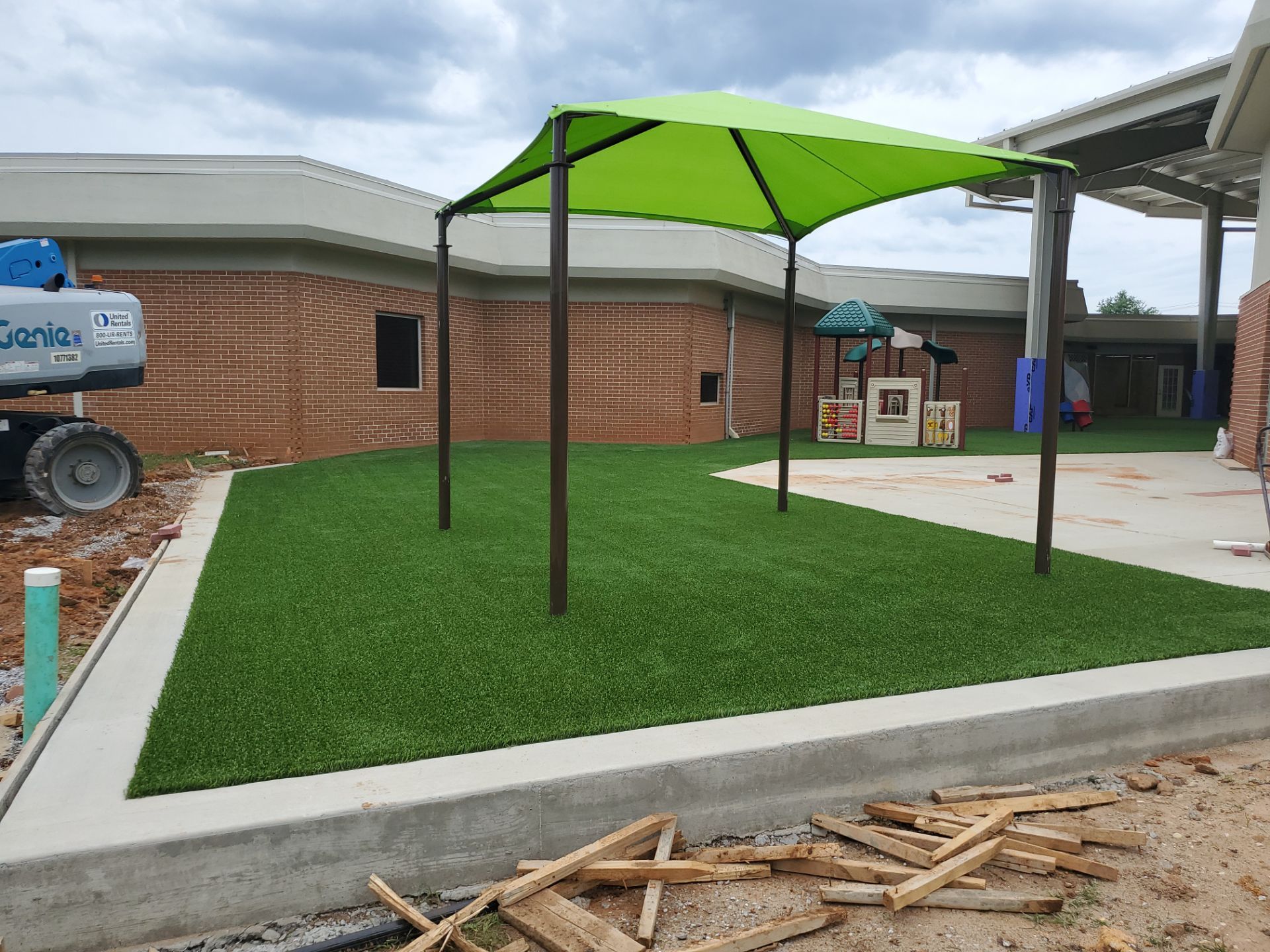 KRK Tuscaloosa Courtyard by Southwest Greens Midwest