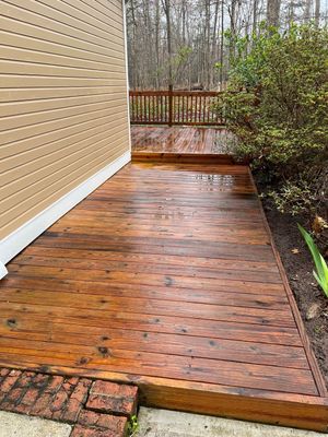 Weathered Deck using Wood Sealant