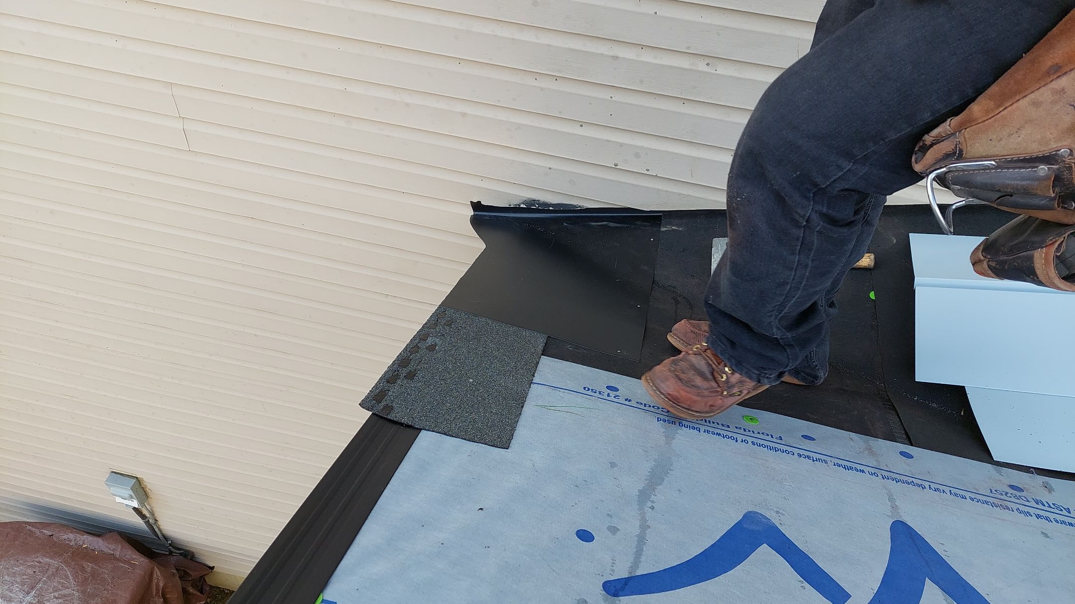 Atlas Black Shadow by Tamlin Roofing