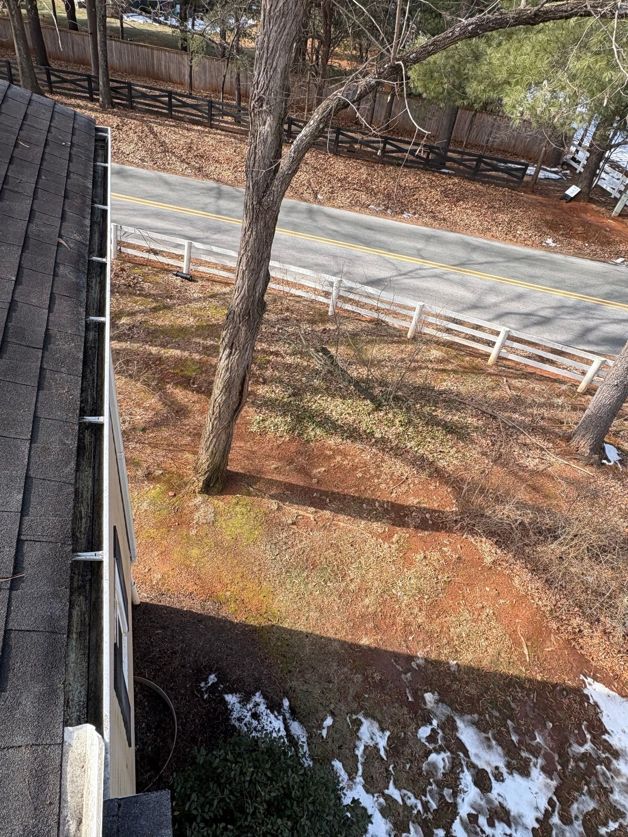 HOA gutter cleaning after photo.