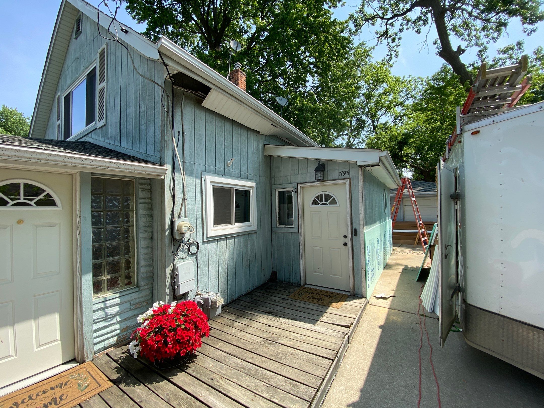 Siding Replacement using CertainTeed Restoration Classis D4 by 180 Contractors