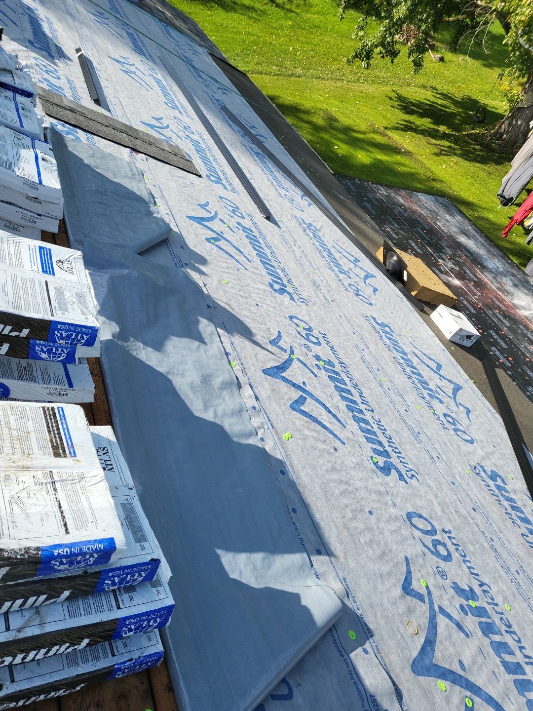ATLAS PINNACLE: COASTAL GRANITE by Eagle Eye Roofing