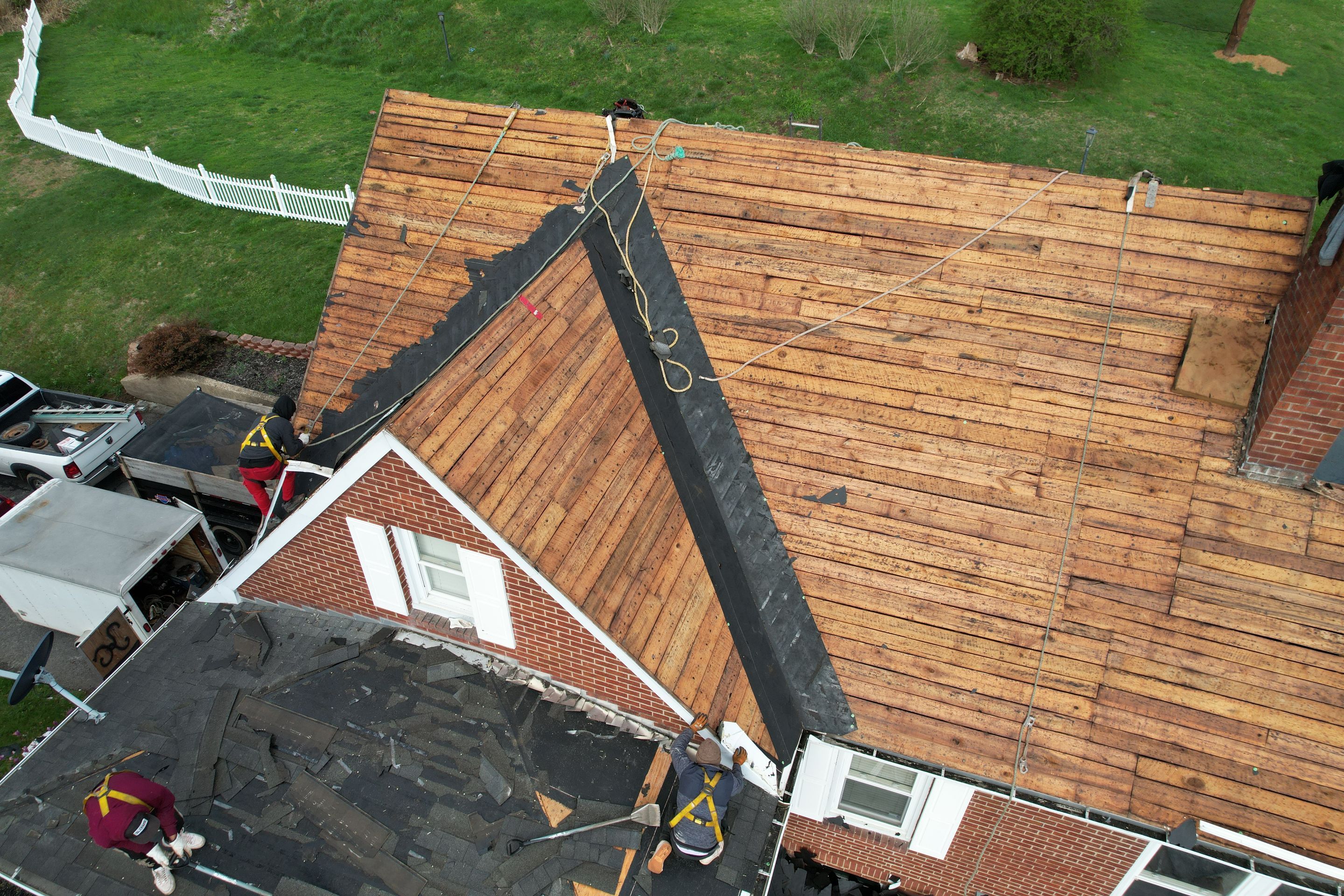 Residential Roofing Installation using GAF Timberline HDZ Charcoal by Rainstoppers Roofing