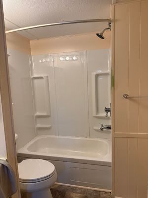 Mackinaw City Jacuzzi Bath & Shower Remodel