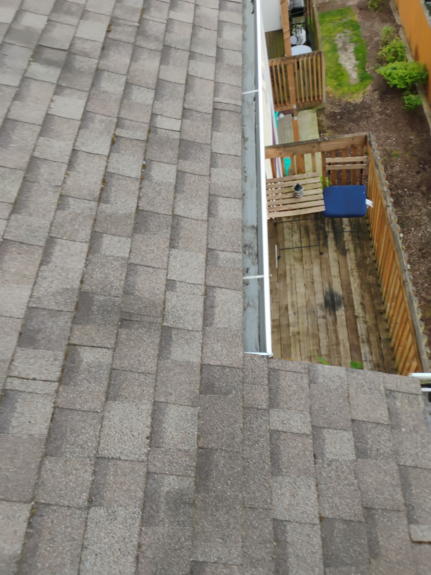Commercial gutter cleaning Eugene after photo with clean gutters