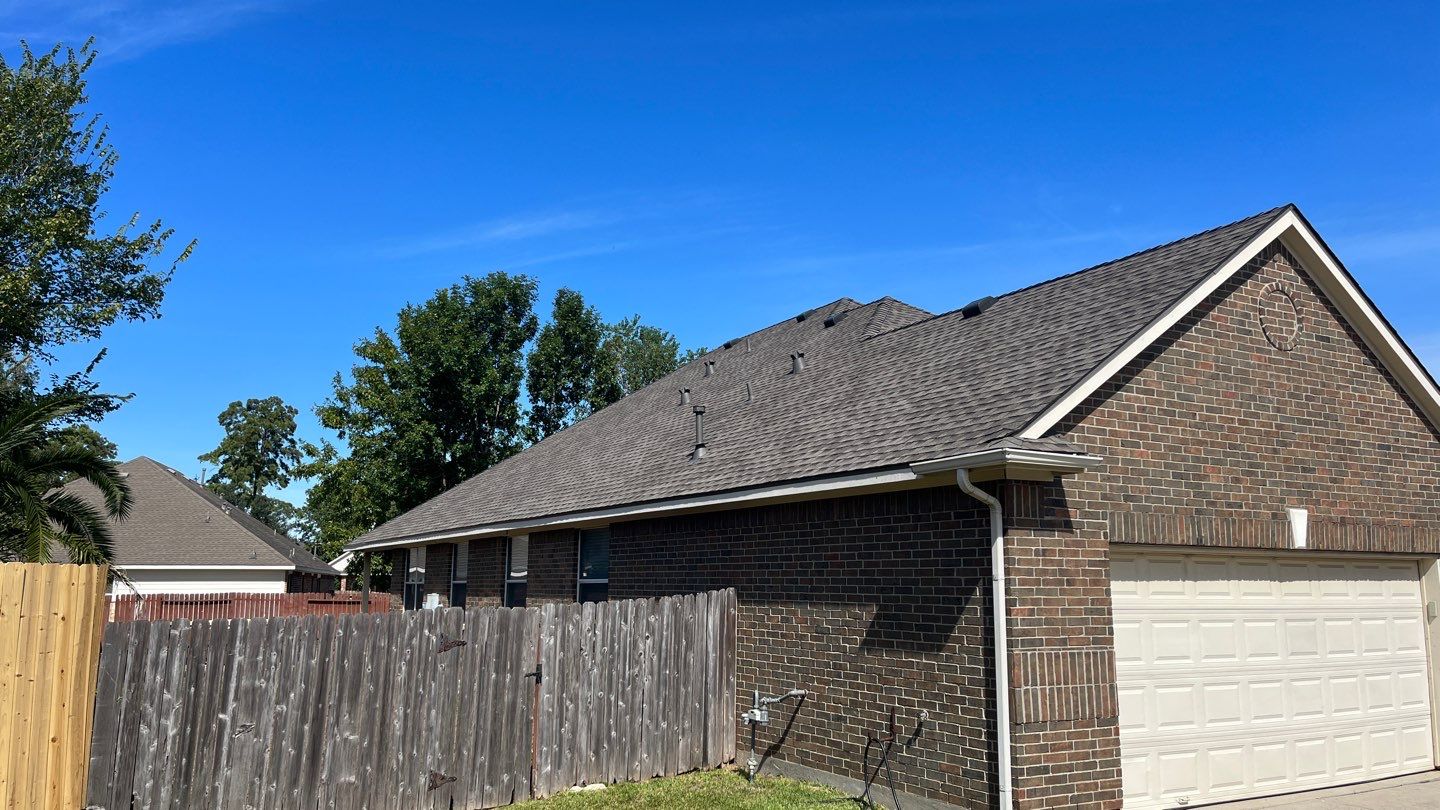 GAF HDZ - Weathered Wood by Elite Roofing LLC