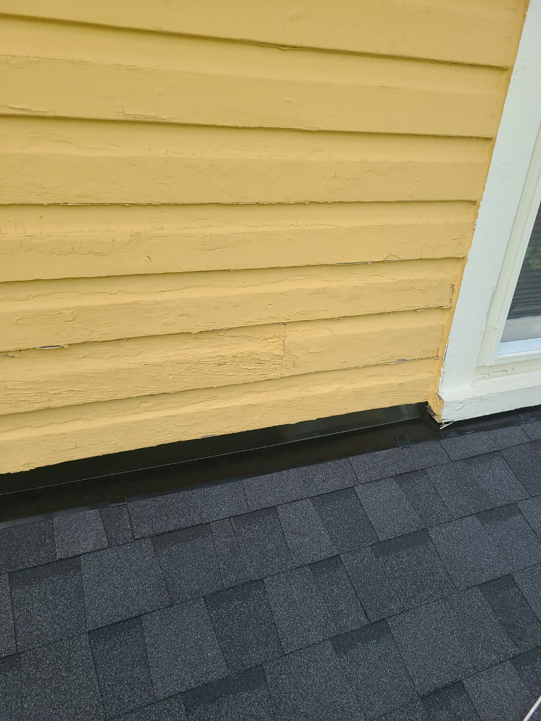 Arlington: CertainTeed Landmark Designer Shingles in Moire Black by RM Banning, Inc.