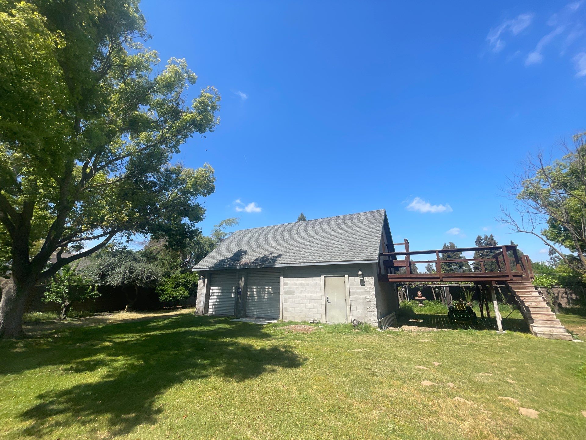 Presidential shingle roof by Straight Edge Roofing Inc