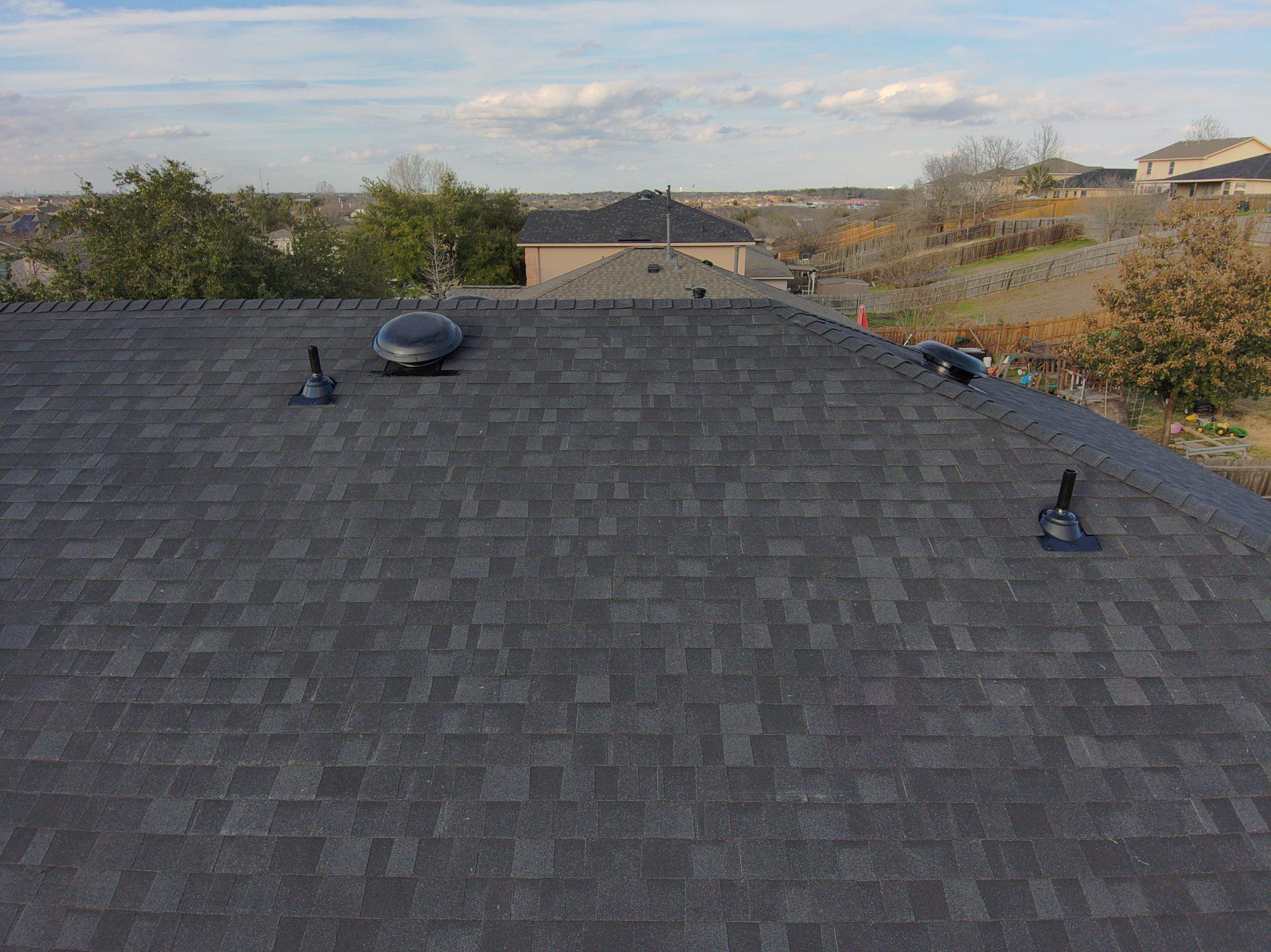 Onyx Black - Owens Corning TruDefinition Duration by RoofsOnly.com