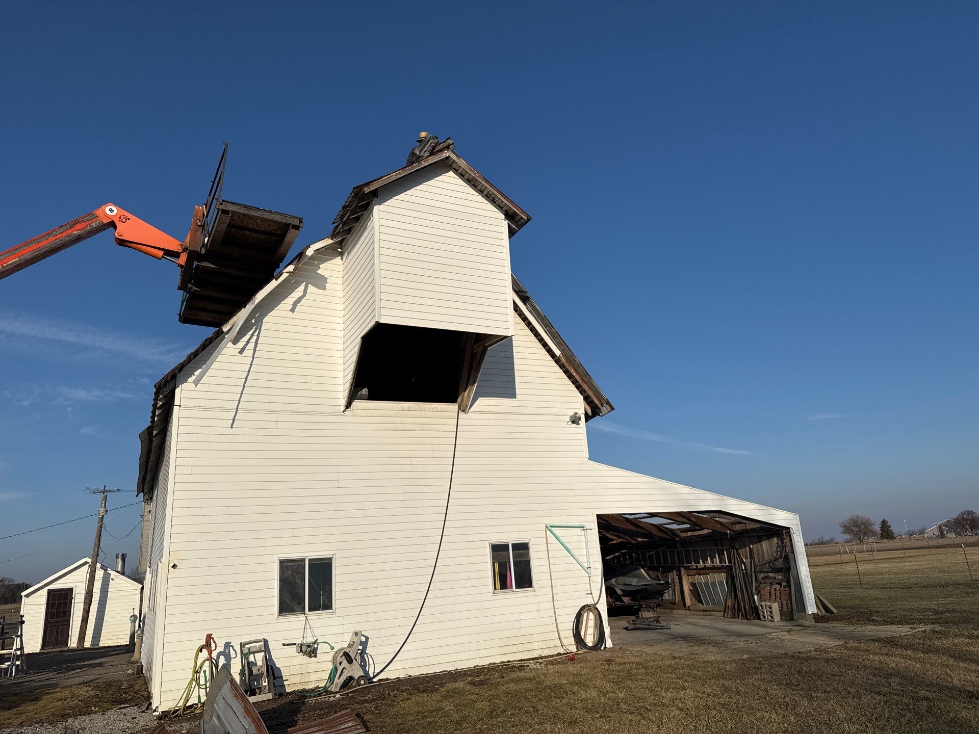Commercial Roofing Installation using Perfromance Panel Metal - Black by RoofX 