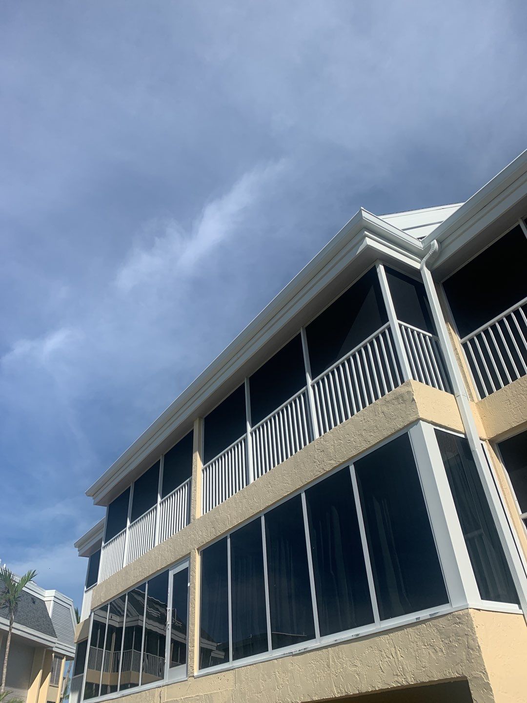 Commercial White Gutter Installation un Sanibel FL by Gutter Professors