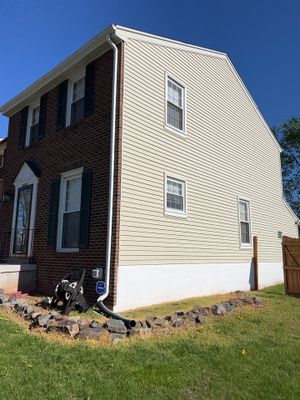 Centreville: CertainTeed Monogram Siding in Sandstone Beige