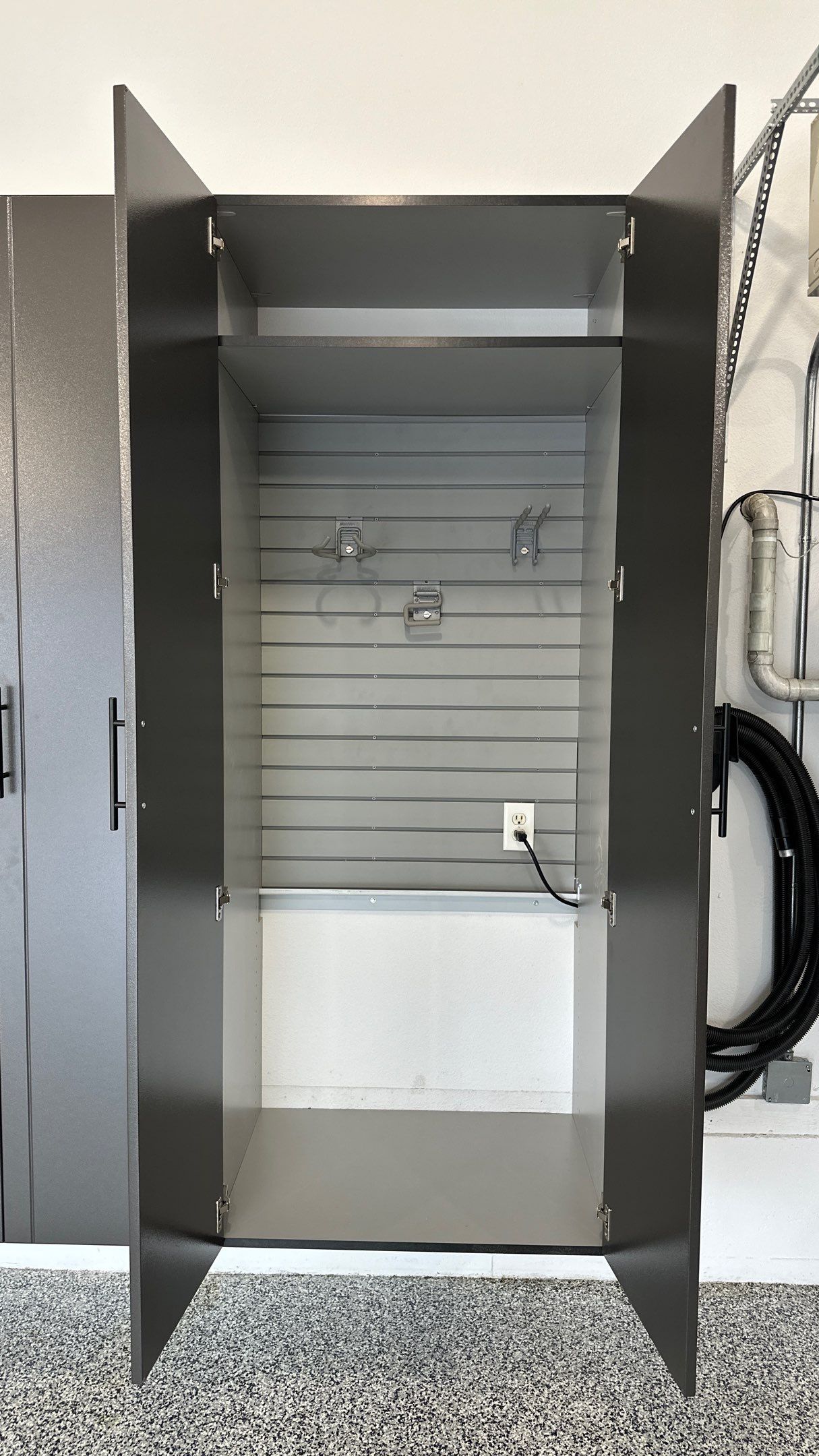 Scott S. got cabinets to complete his garage by Banner Garage