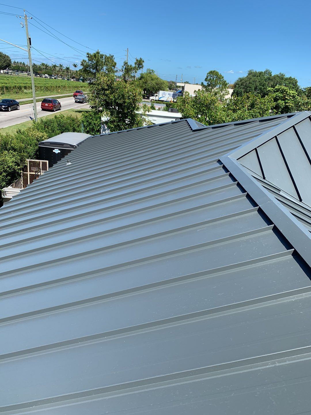 Metal Roof - Galvalume - Charcoal by Istueta Roofing