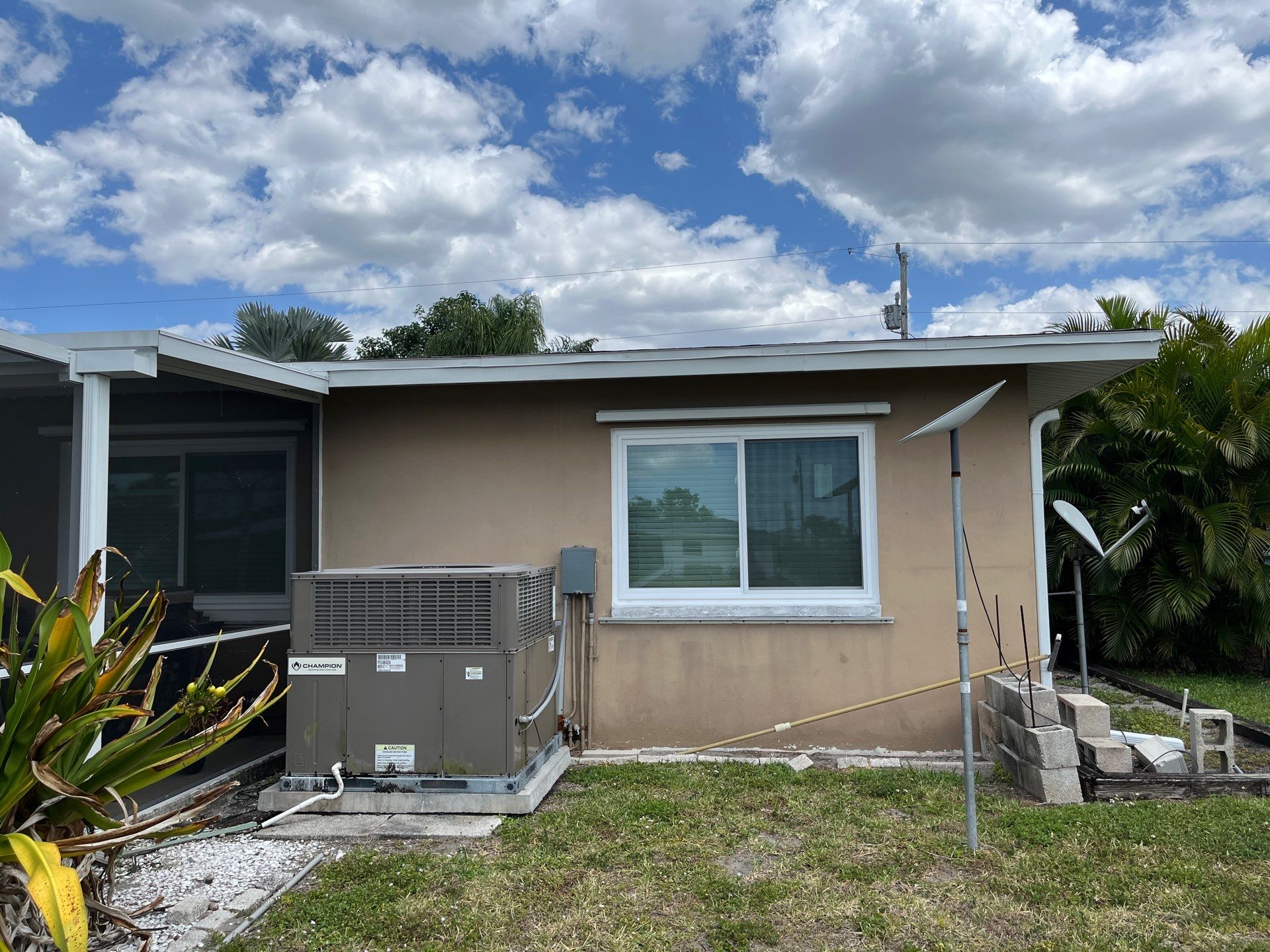 White K Style Seamless Gutters using 6 Inch Seamless Gutters in Cape Coral FL by Gutter Professors