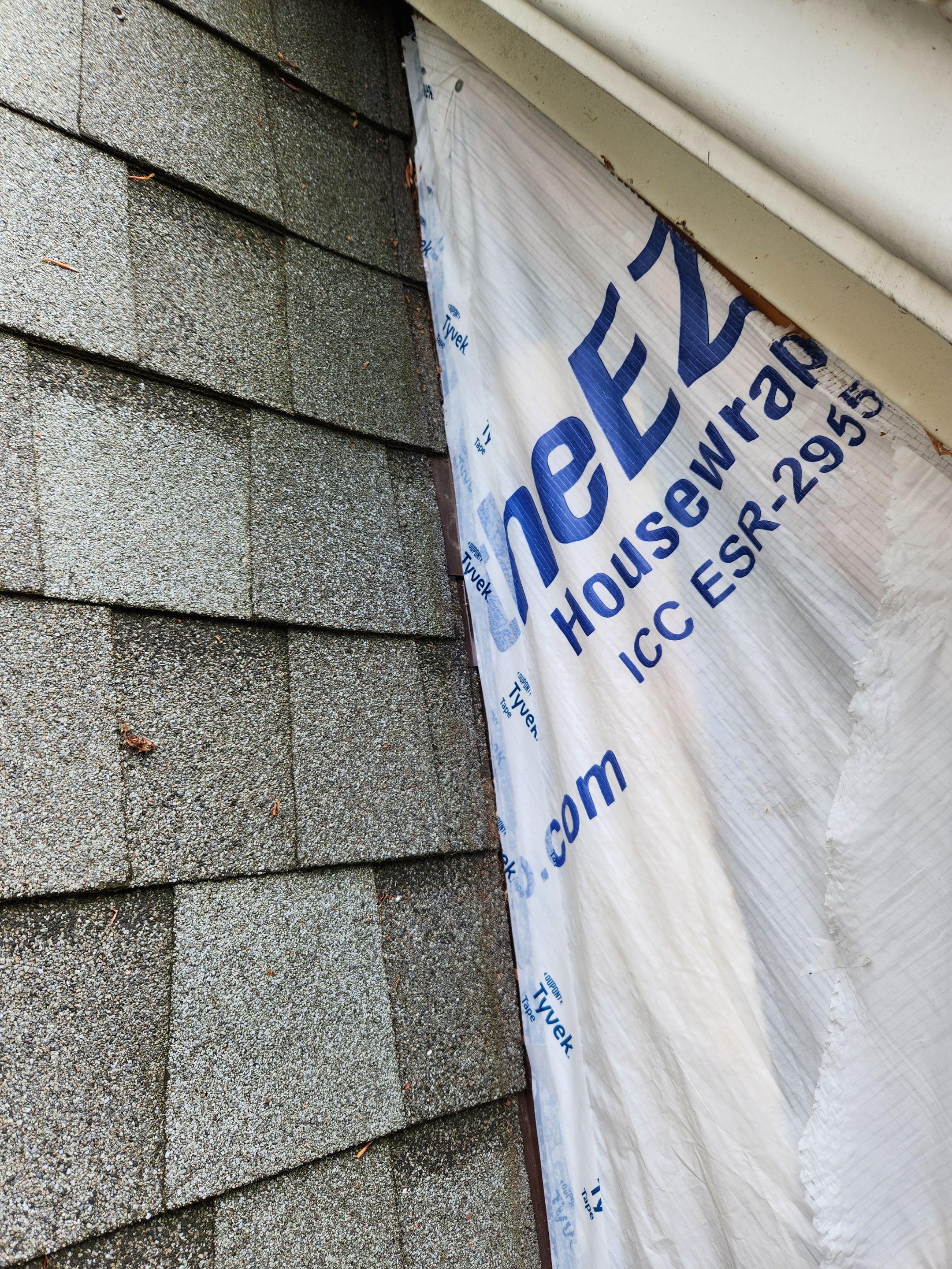 CertainTeed Restoration, Color, Midnight by Eagle Eye Roofing
